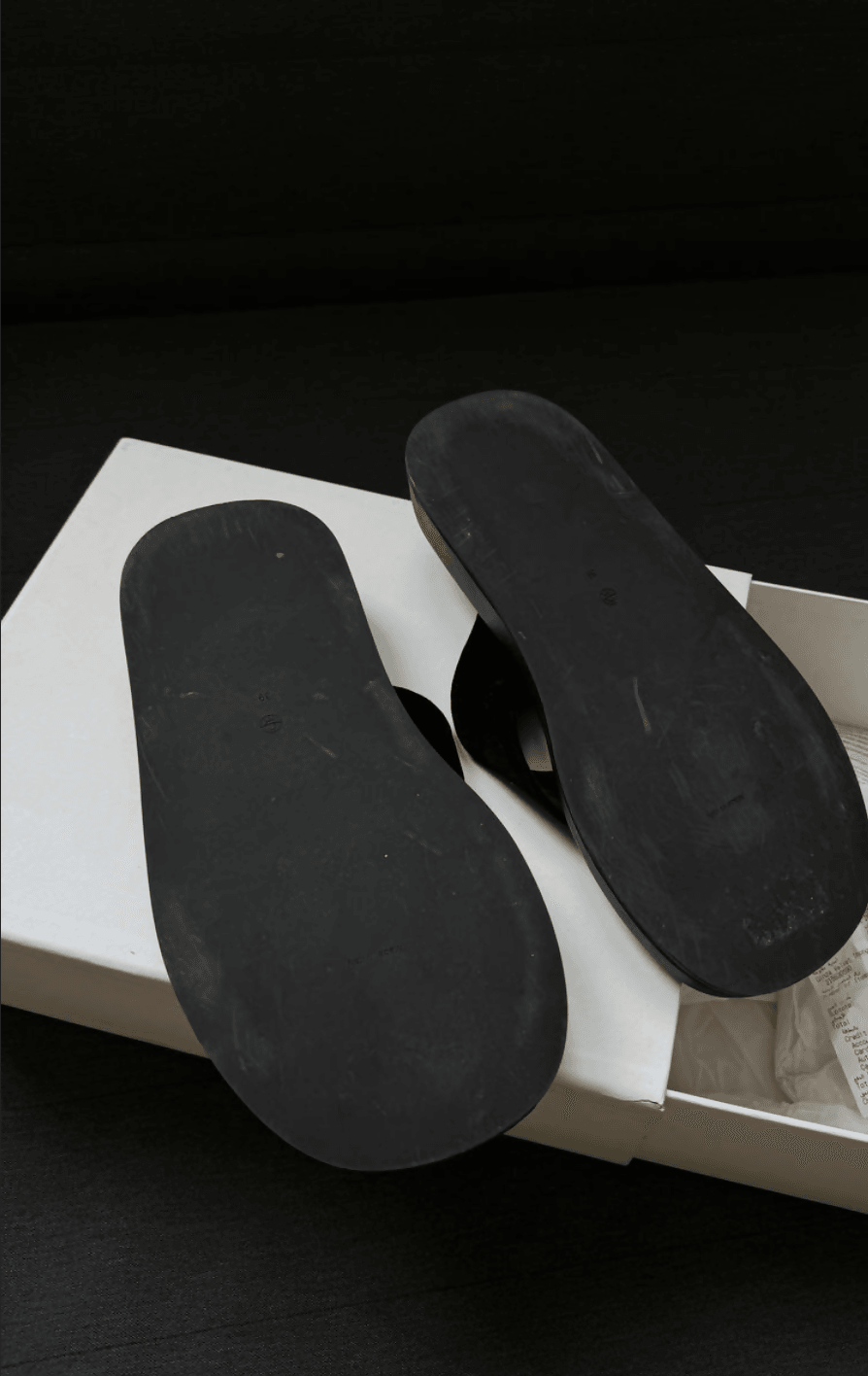 Ginza Leather and Velvet Platform Flip Flops - Endless - UAE Rental and Resale for Women's Fashion