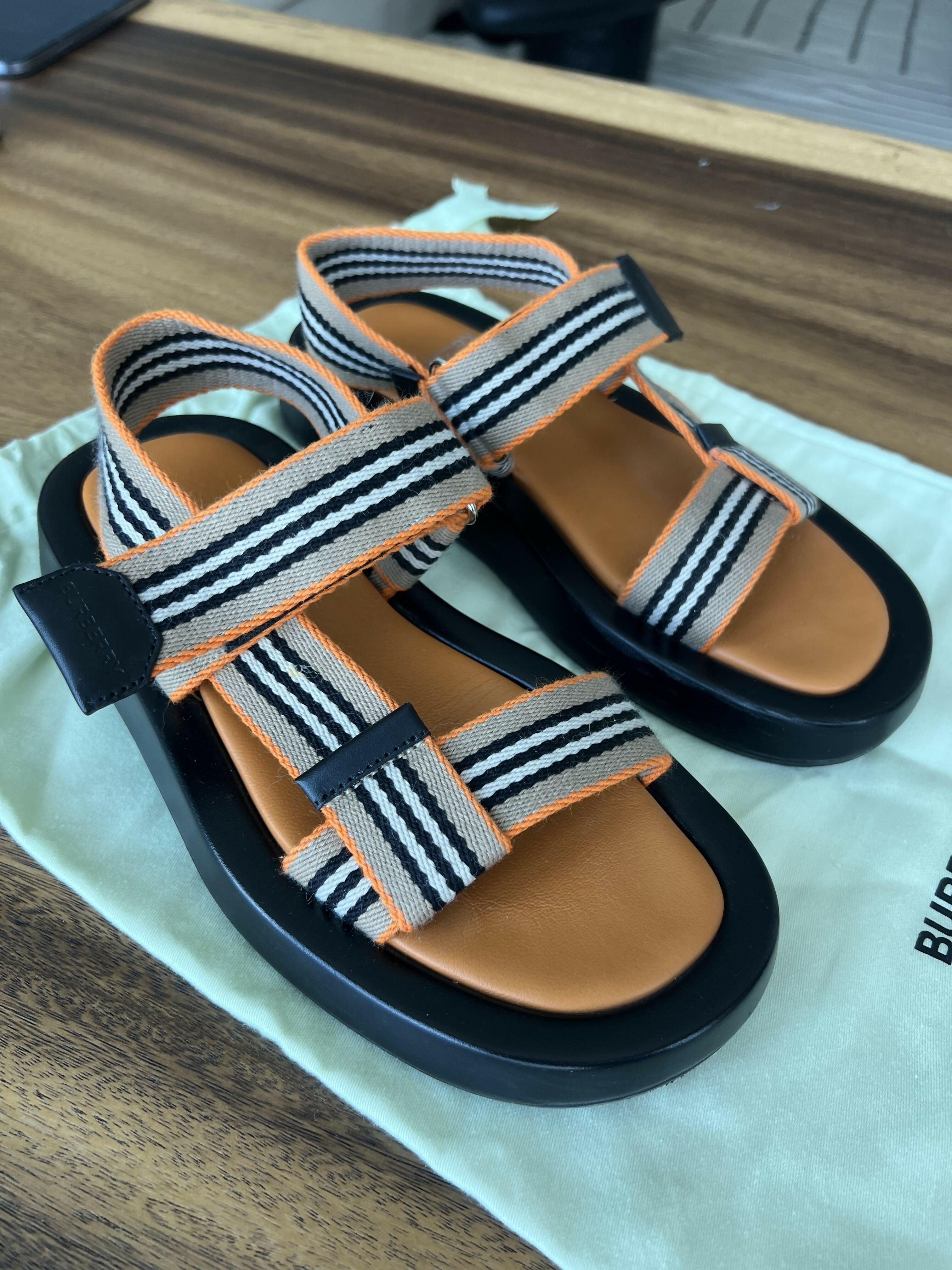 Icon Stripe Canvas Sandals - Endless - UAE Rental and Resale for Women's Fashion