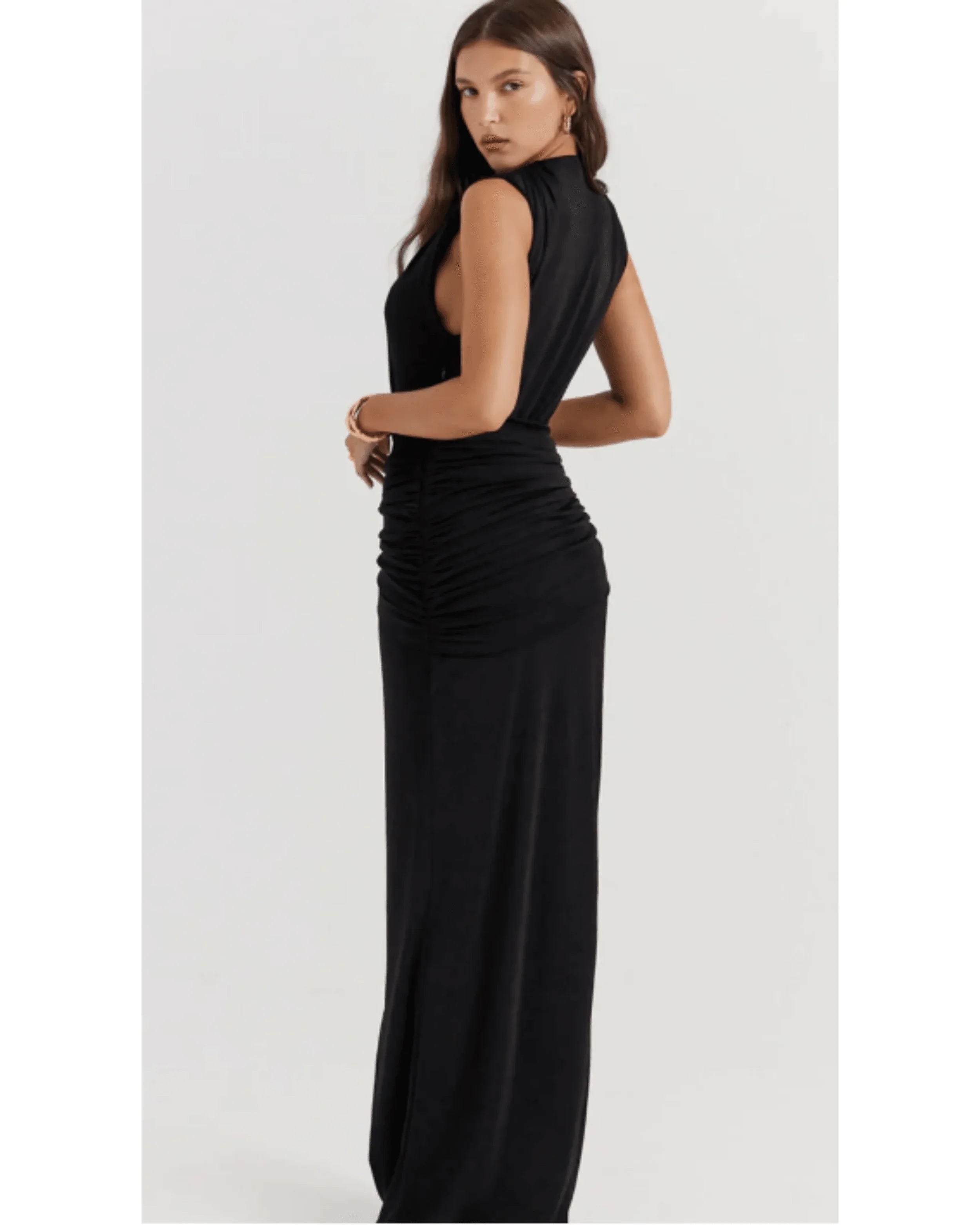 Larelle Maxi Dress - Endless - UAE Rental and Resale for Women's Fashion
