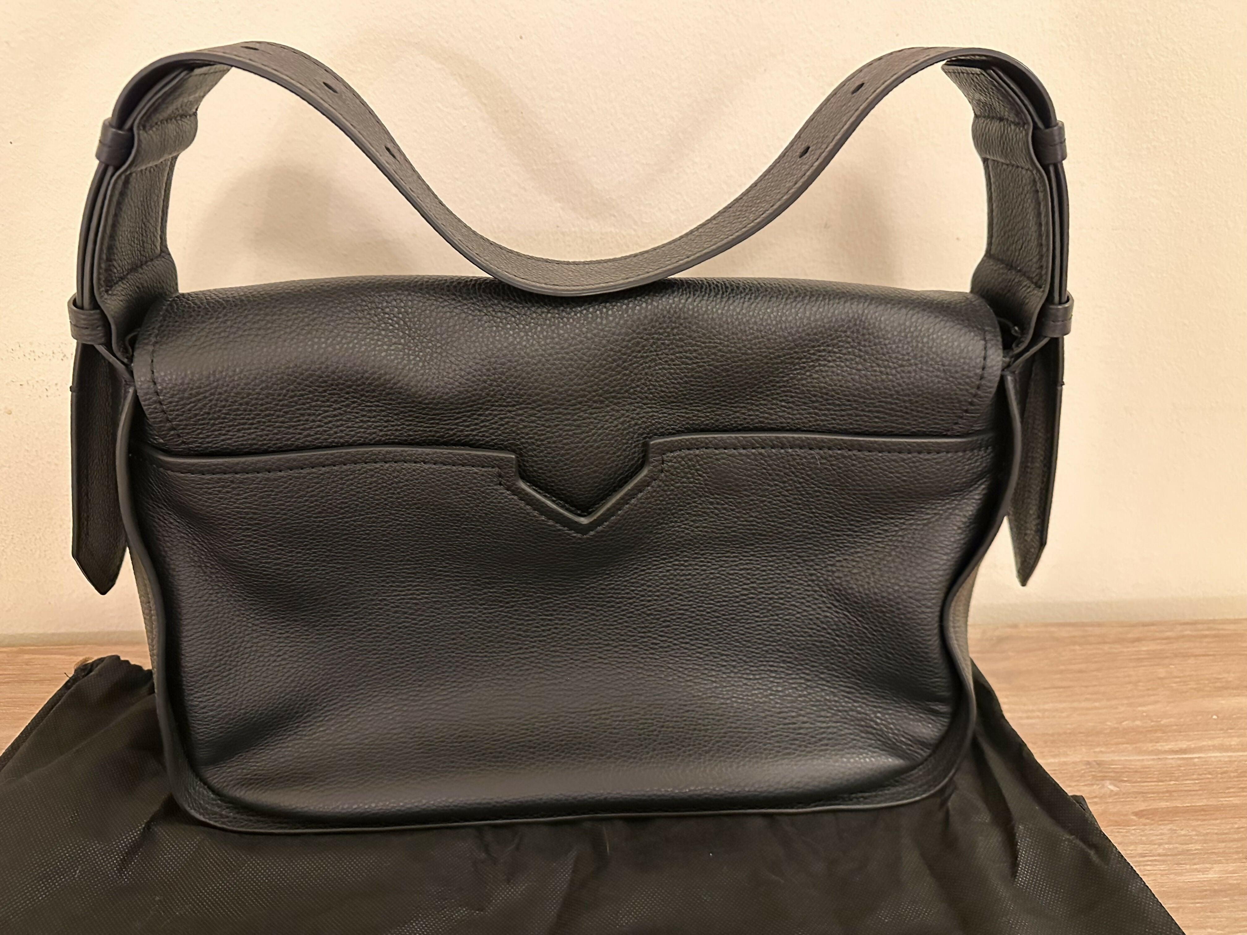 Leti Shoulder Bag in Leather - Endless - UAE Rental and Resale for Women's Fashion