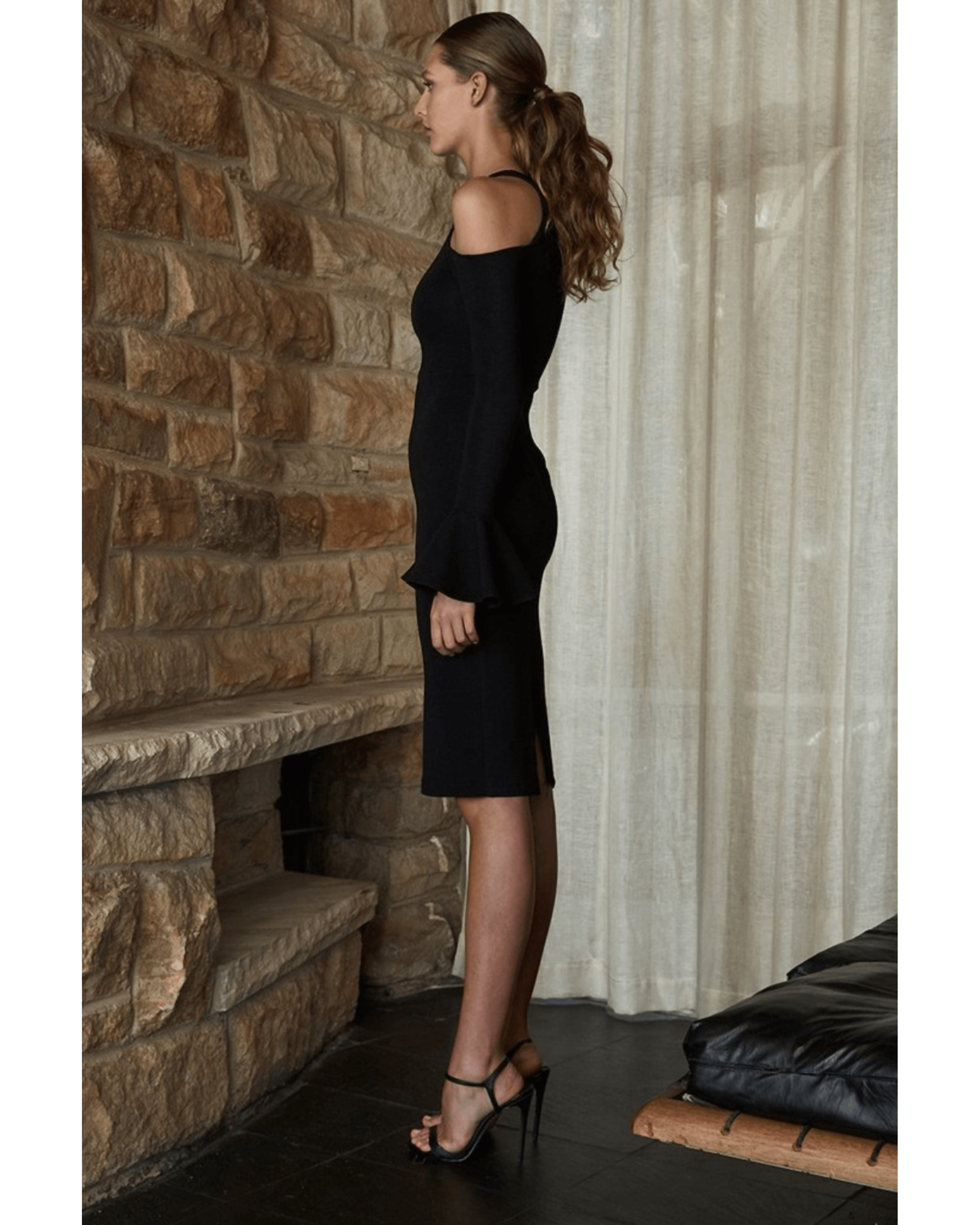 Lori Open Shoulder Bodycon Dress - Endless - UAE Rental and Resale for Women's Fashion