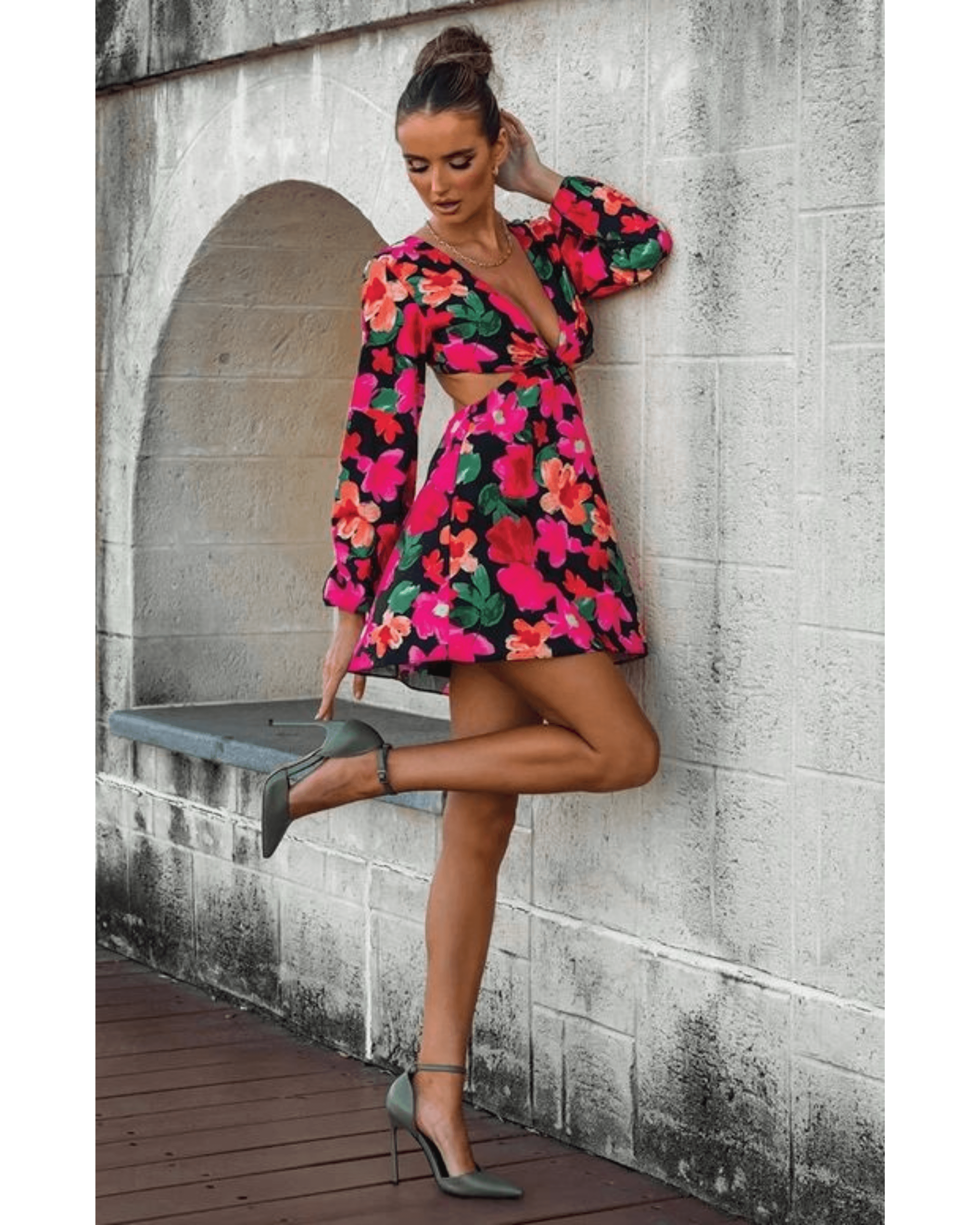 Mars Twist Mini Dress - Endless - UAE Rental and Resale for Women's Fashion