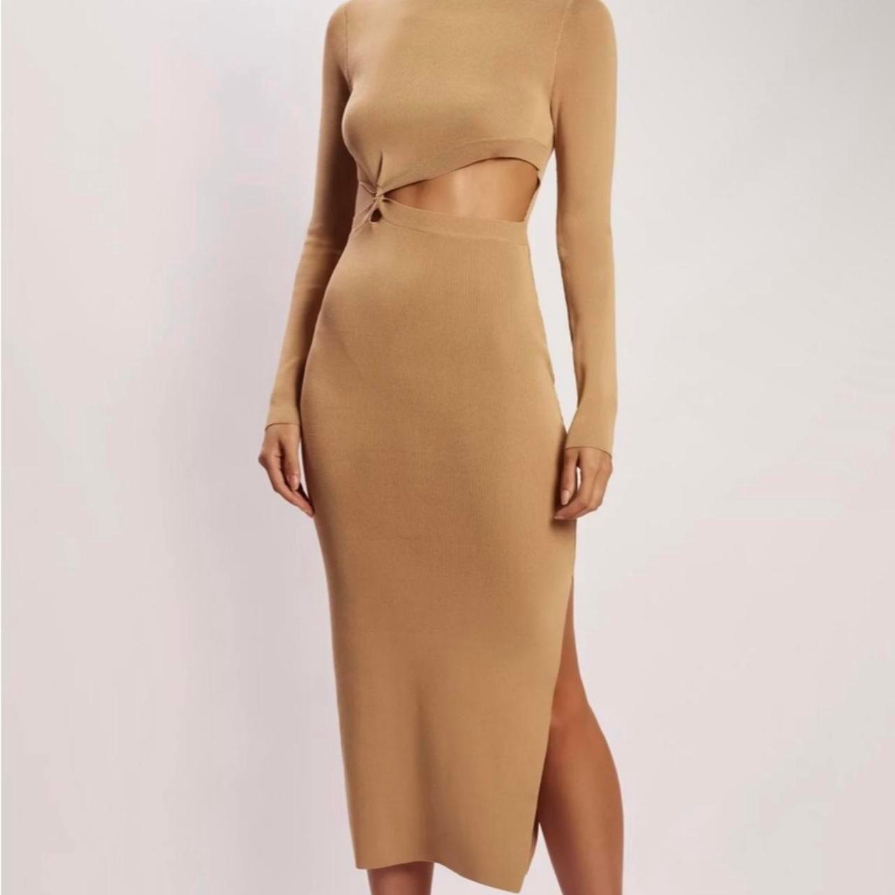 Mila Twist Front Knit Midi Dress - Endless - UAE Rental and Resale for Women's Fashion