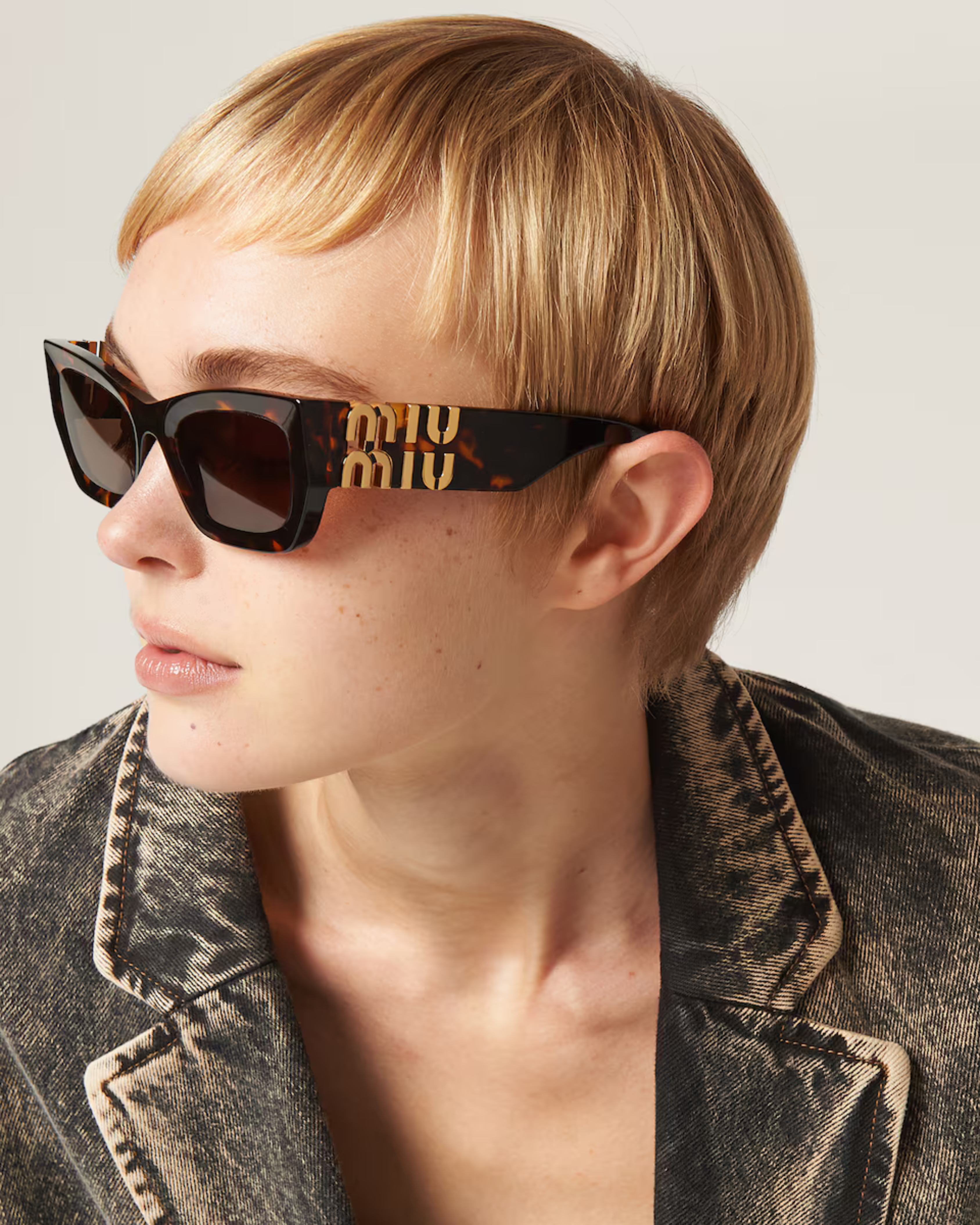 Miu Glimpse Sunglasses - Endless - UAE Rental and Resale for Women's Fashion