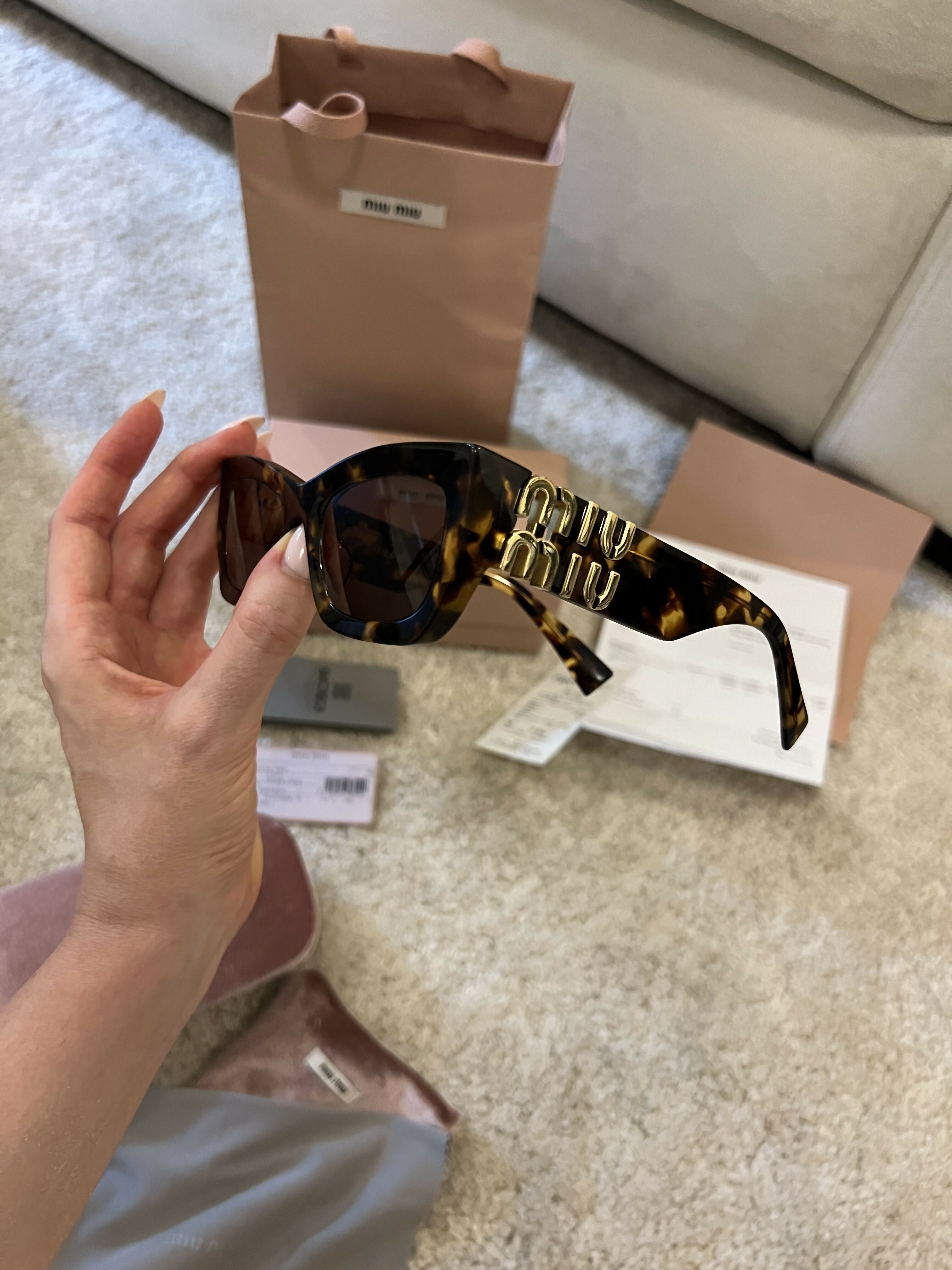 Miu Glimpse Sunglasses - Endless - UAE Rental and Resale for Women's Fashion