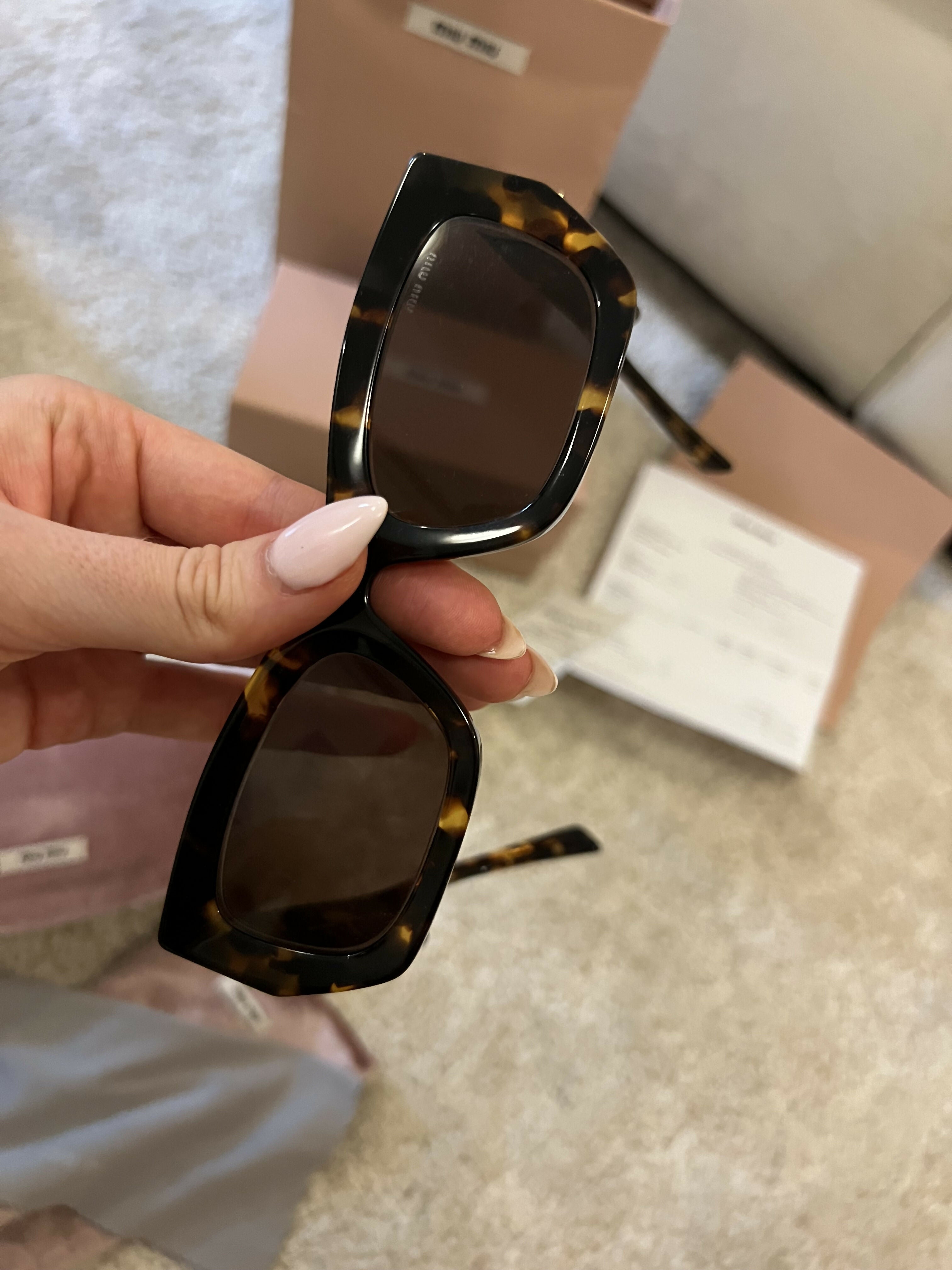 Miu Glimpse Sunglasses - Endless - UAE Rental and Resale for Women's Fashion