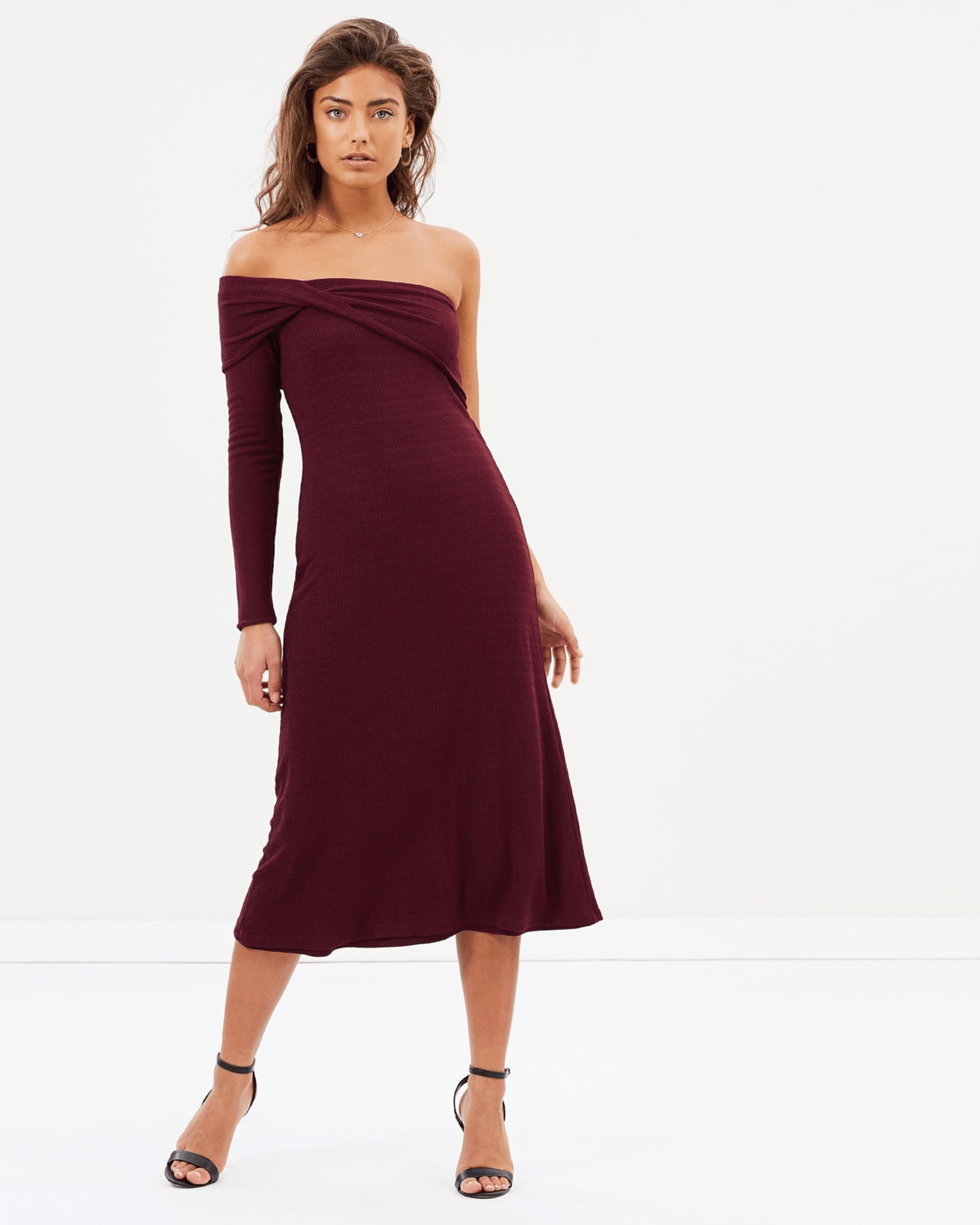 Mystery Asymmetrical Knitted Dress - Endless - UAE Rental and Resale for Women's Fashion