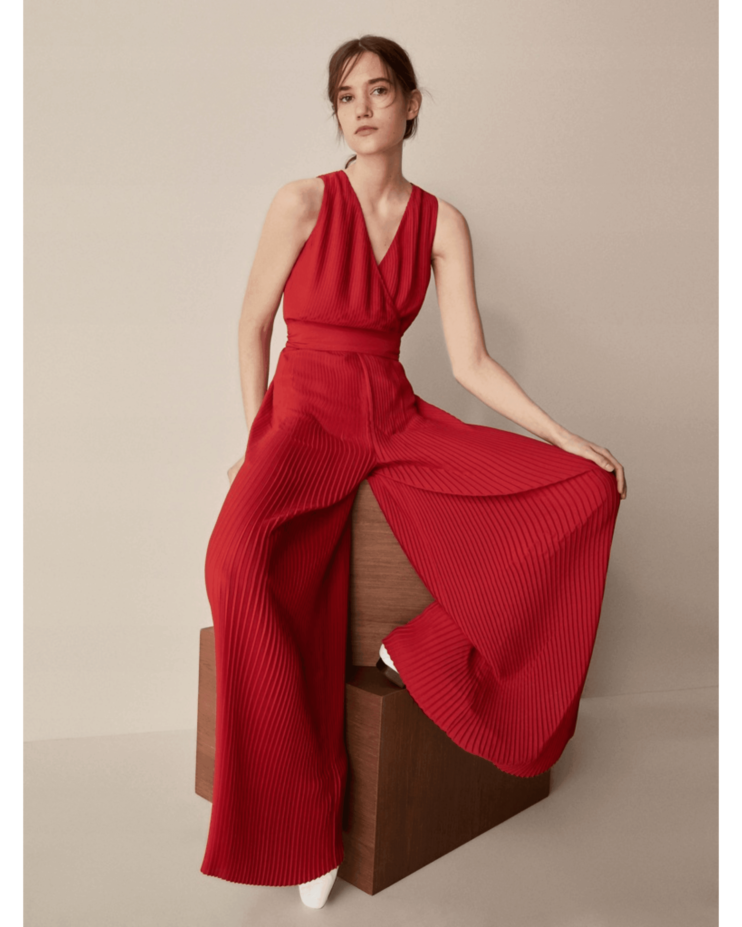 Pleated Jumpsuit - Endless - UAE Rental and Resale for Women's Fashion