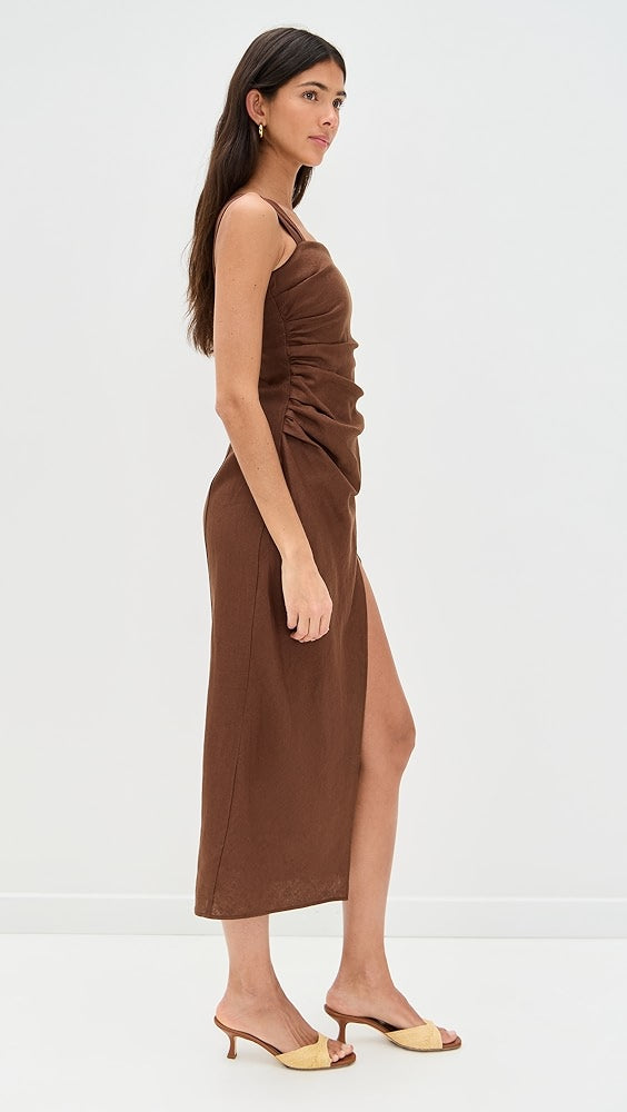 Clemente Linen Dress in brown with ruched detailing and high slit — Reformation | Endless UAE