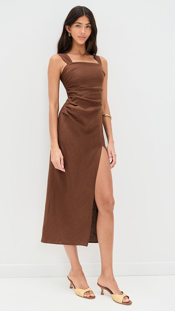 Clemente Linen Dress in brown with ruched detailing and high slit — Reformation | Endless UAE