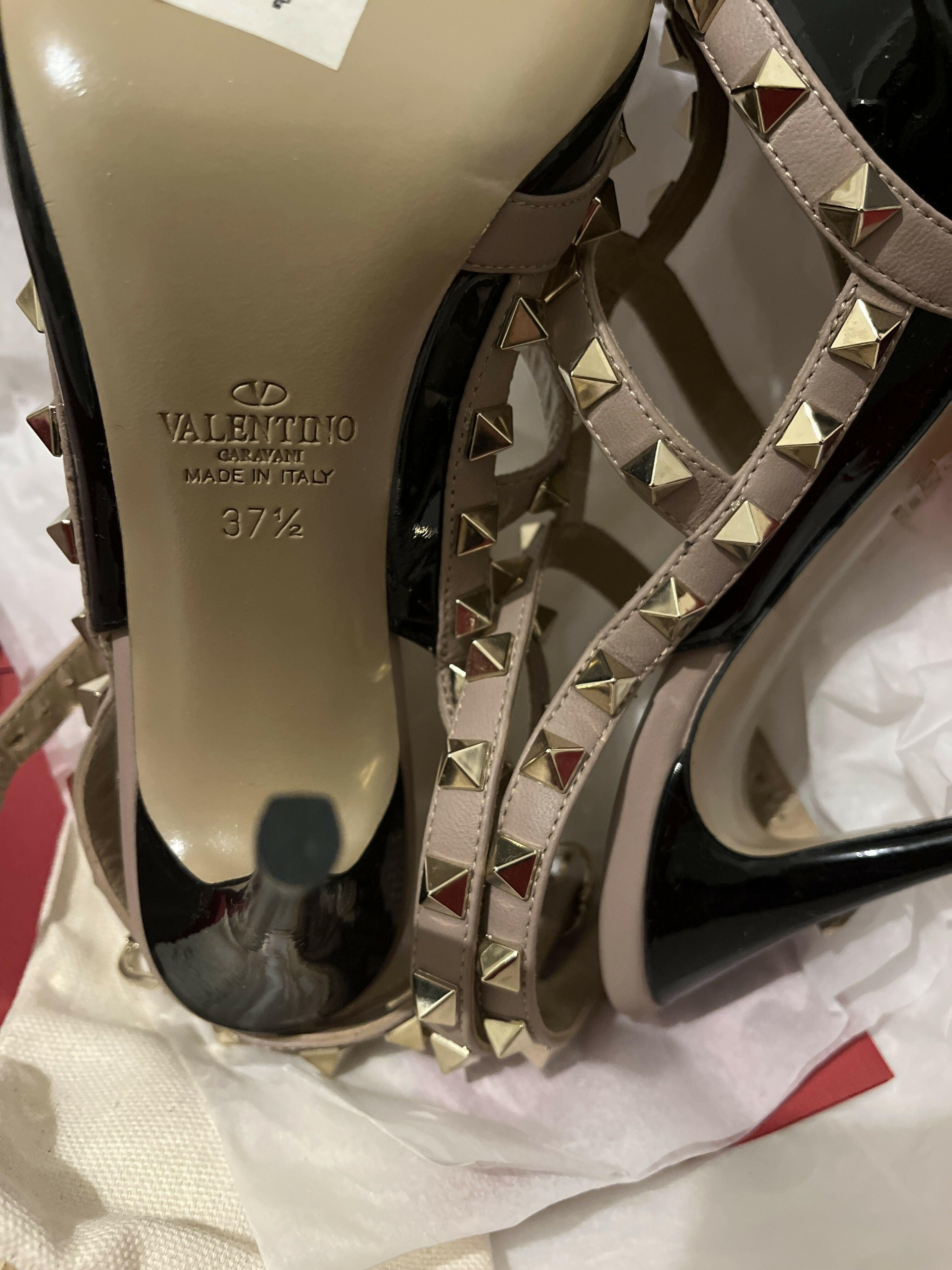 Rockstud Pumps - Endless - UAE Rental and Resale for Women's Fashion