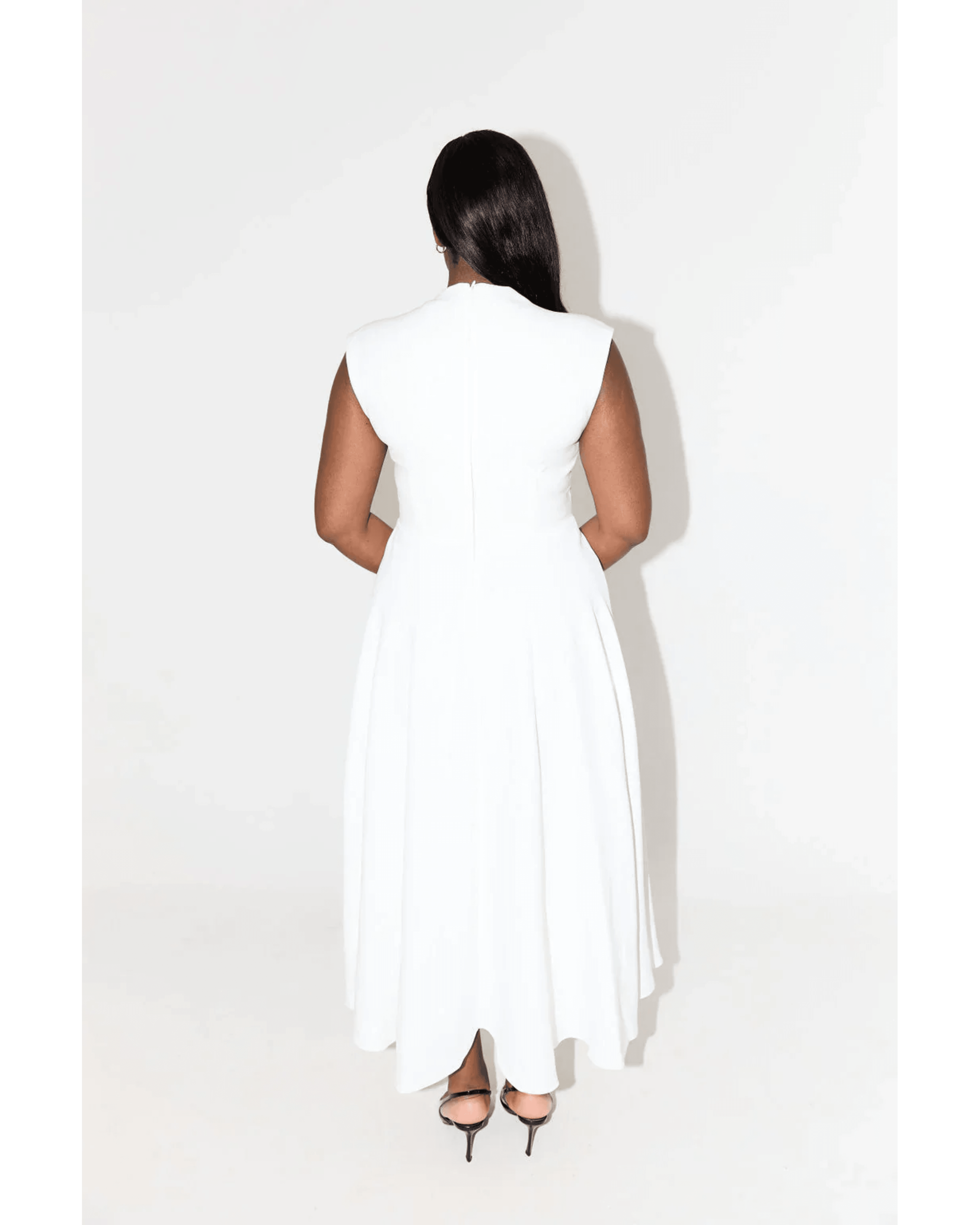 Sleeveless High Waist Midi Dress - Endless - UAE Rental and Resale for Women's Fashion