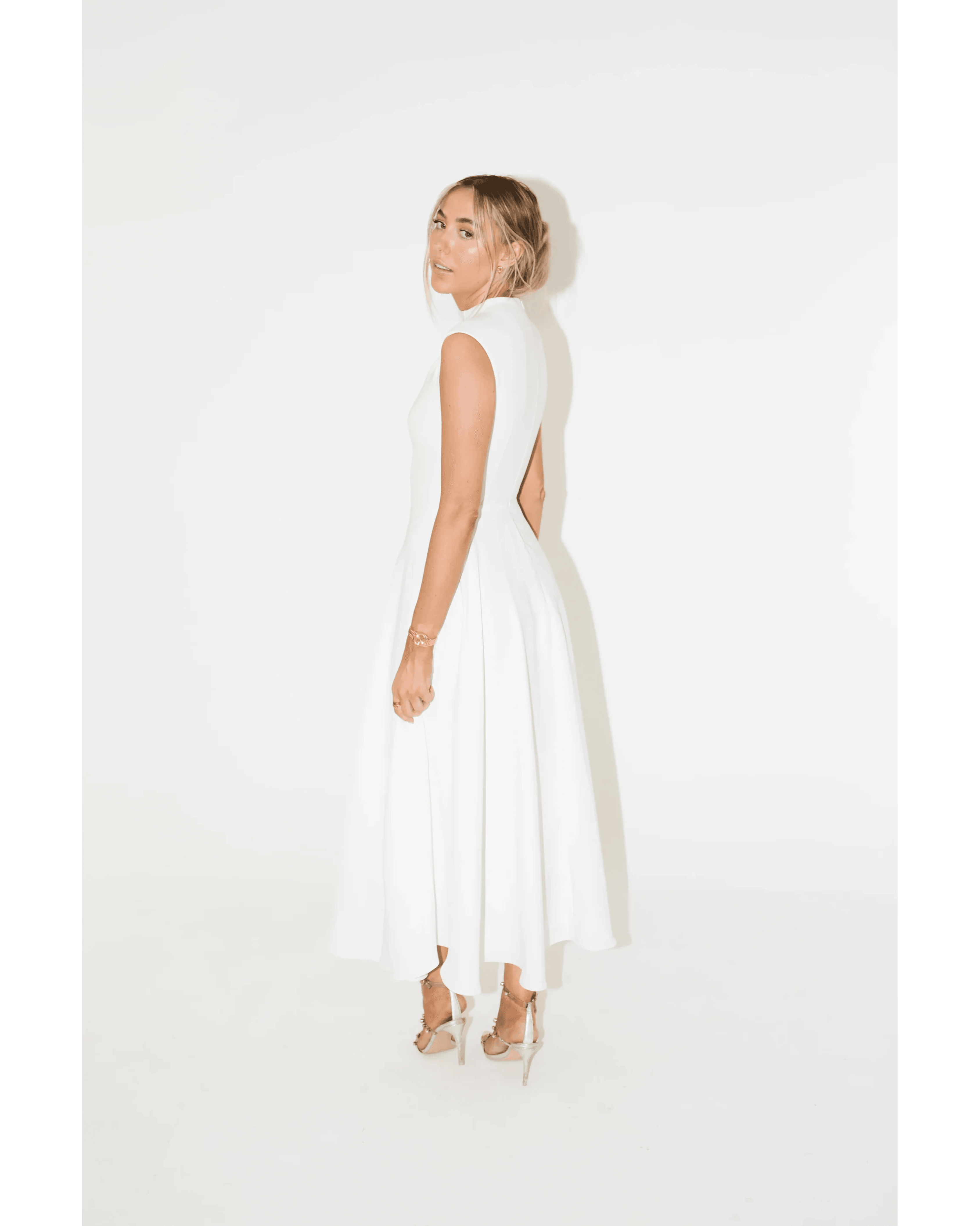Sleeveless High Waist Midi Dress - Endless - UAE Rental and Resale for Women's Fashion