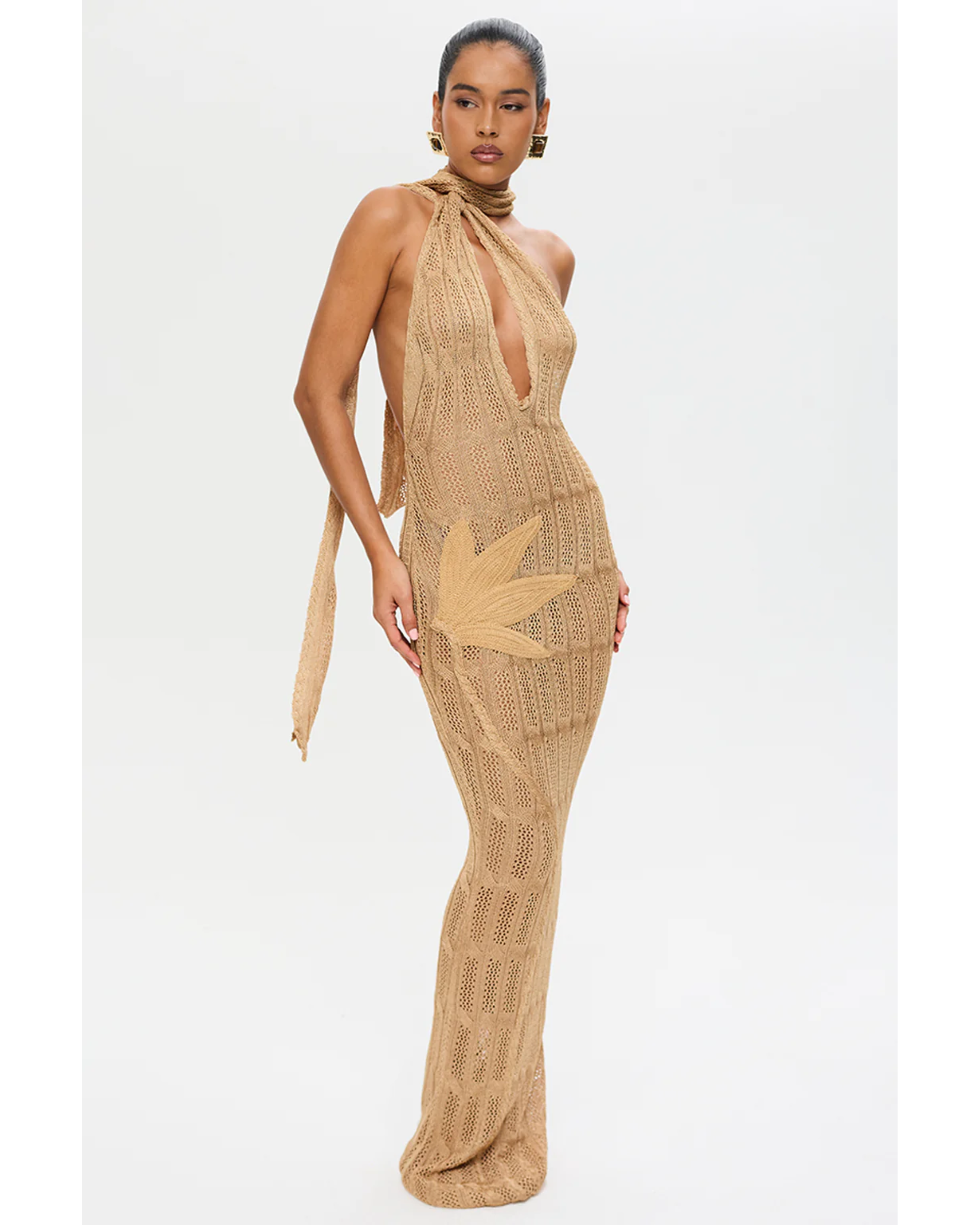 Soleil Halter Knitted Maxi Dress - Endless - UAE Rental and Resale for Women's Fashion