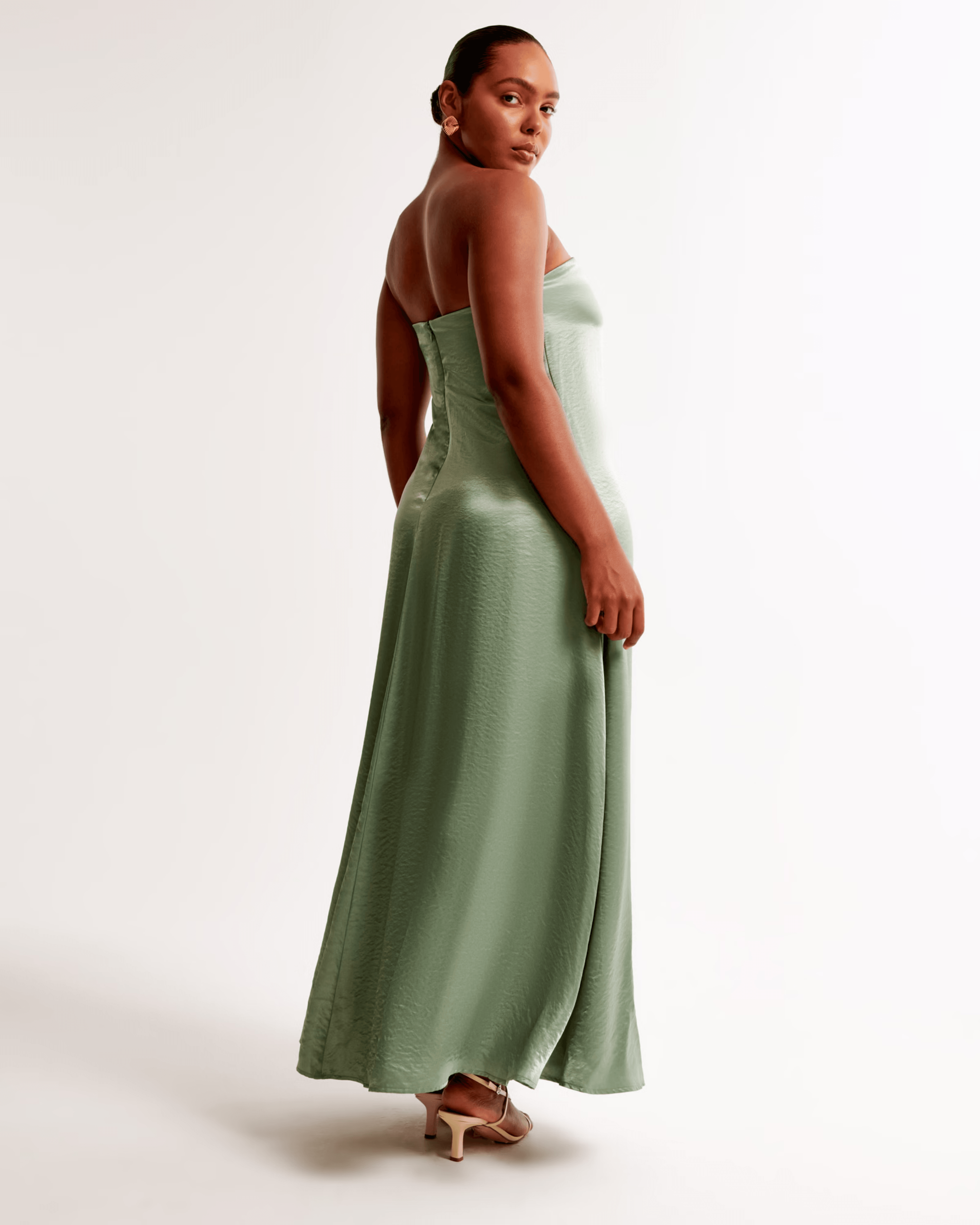 Strapless Trapeze Maxi Dress - Endless - UAE Rental and Resale for Women's Fashion