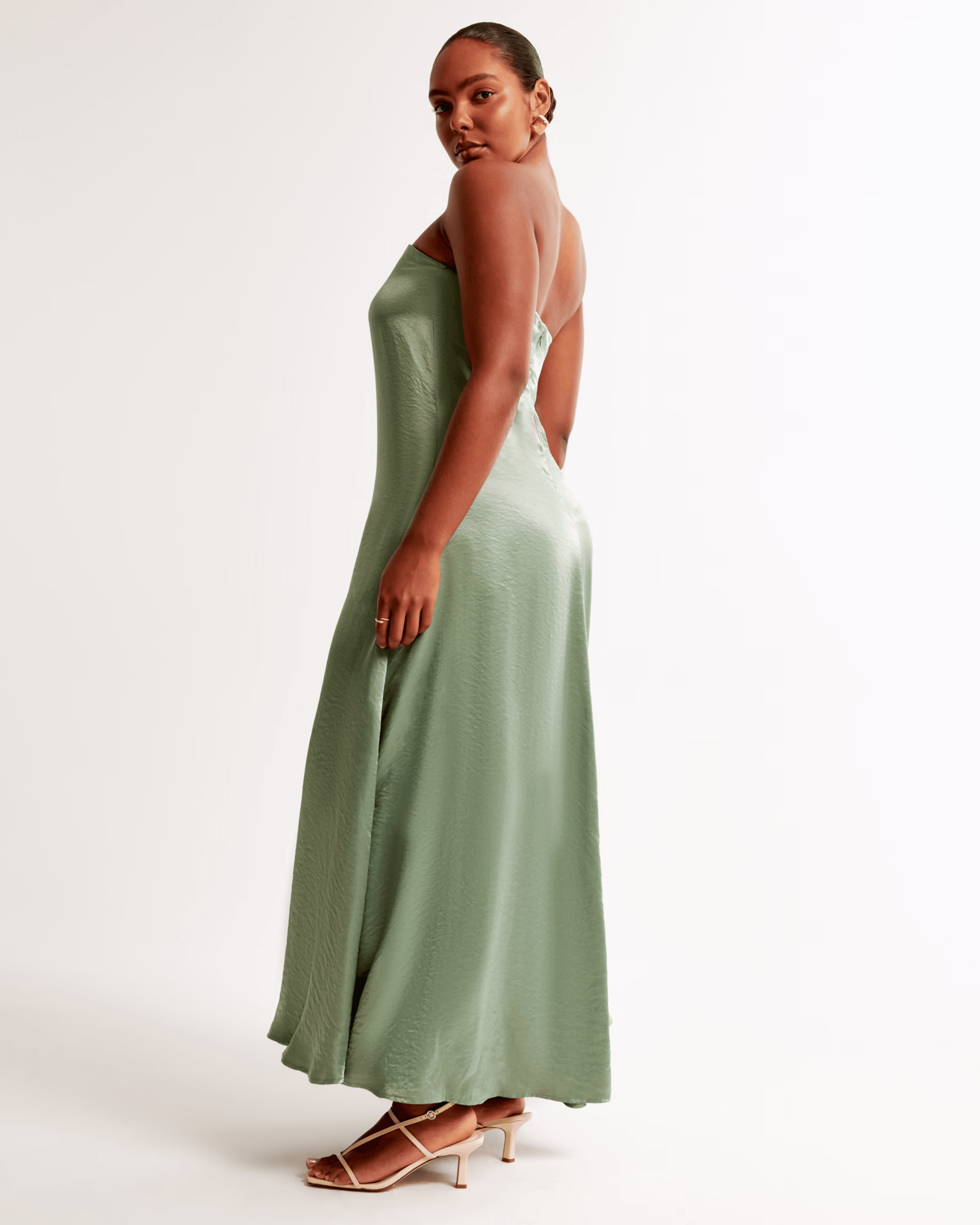 Strapless Trapeze Maxi Dress - Endless - UAE Rental and Resale for Women's Fashion