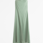 Strapless Trapeze Maxi Dress - Endless - UAE Rental and Resale for Women's Fashion