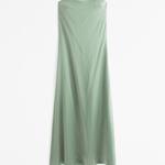 Strapless Trapeze Maxi Dress - Endless - UAE Rental and Resale for Women's Fashion