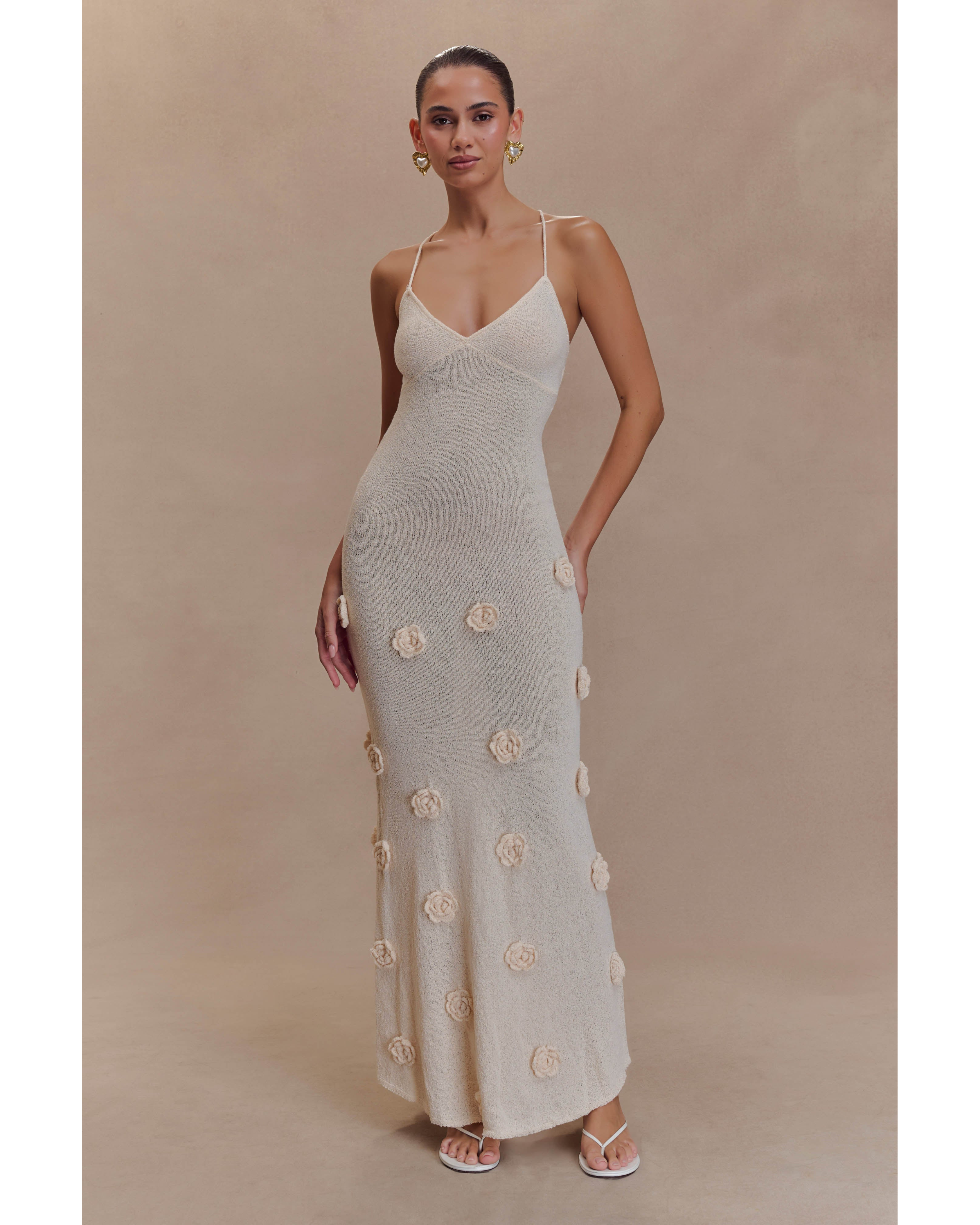 Suki Knit Maxi Dress With Flowers - Endless - UAE Rental and Resale for Women's Fashion