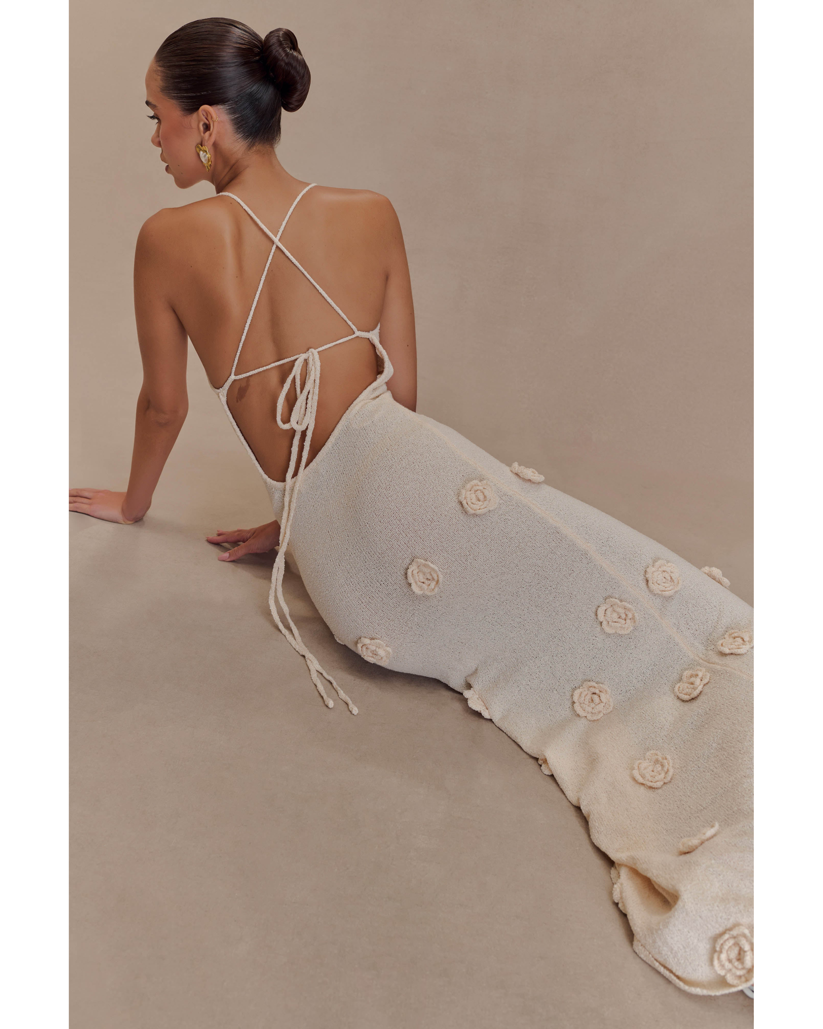 Suki Knit Maxi Dress With Flowers - Endless - UAE Rental and Resale for Women's Fashion