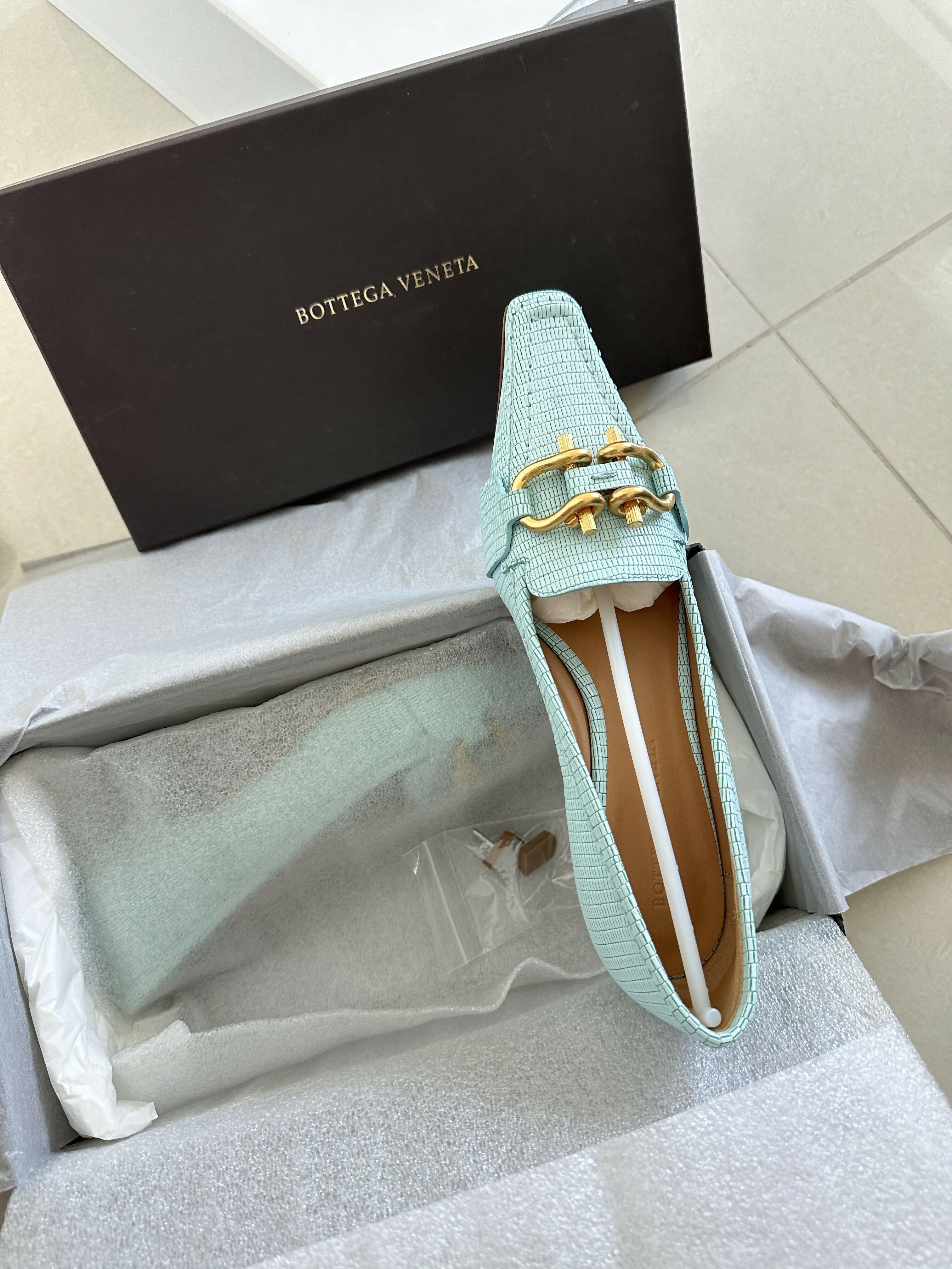 The Madame Pumps In Blue Lizard Embossed Leather - Endless - UAE Rental and Resale for Women's Fashion