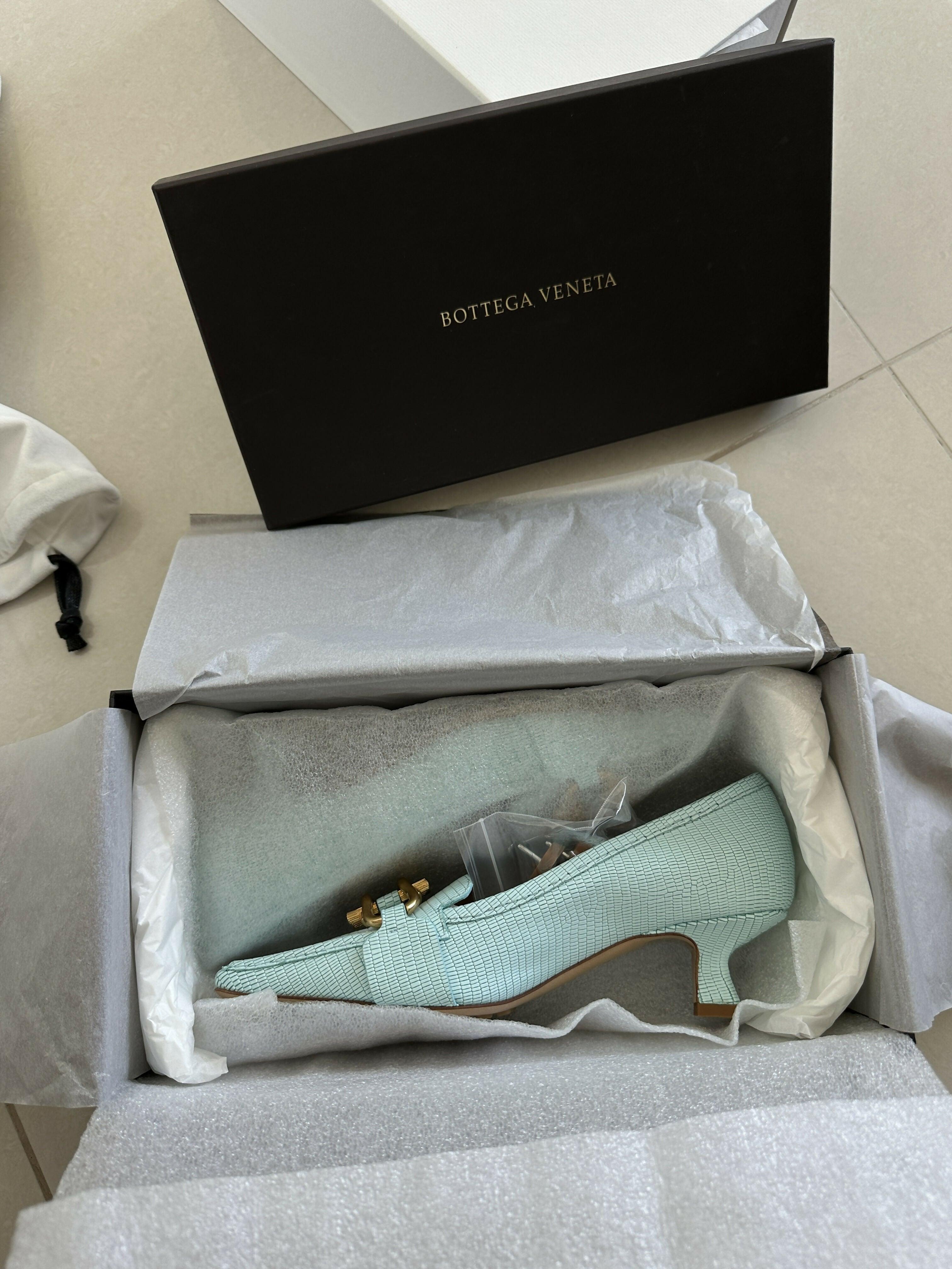 The Madame Pumps In Blue Lizard Embossed Leather - Endless - UAE Rental and Resale for Women's Fashion