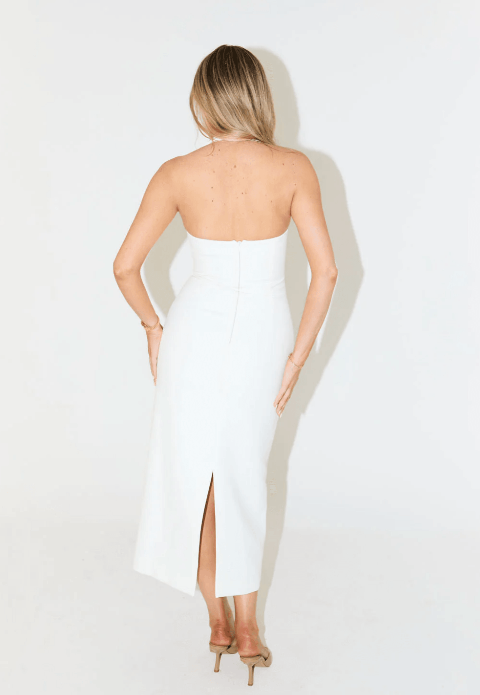 The Ultimate Muse Halter Neck Midi Dress - Endless - UAE Rental and Resale for Women's Fashion