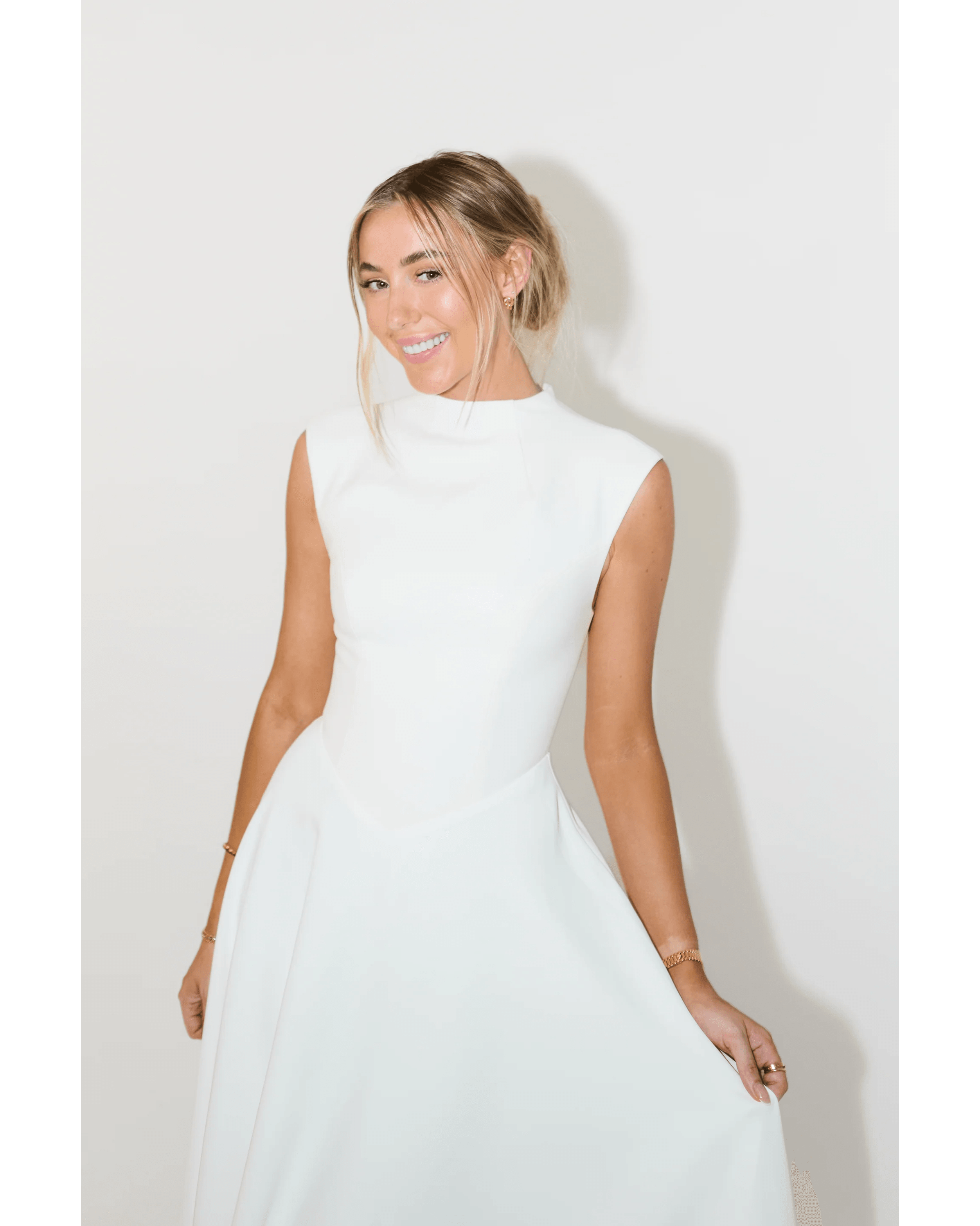 The Ultimate Muse Sleeveless High Waist Midi Dress - Endless - UAE Rental and Resale for Women's Fashion