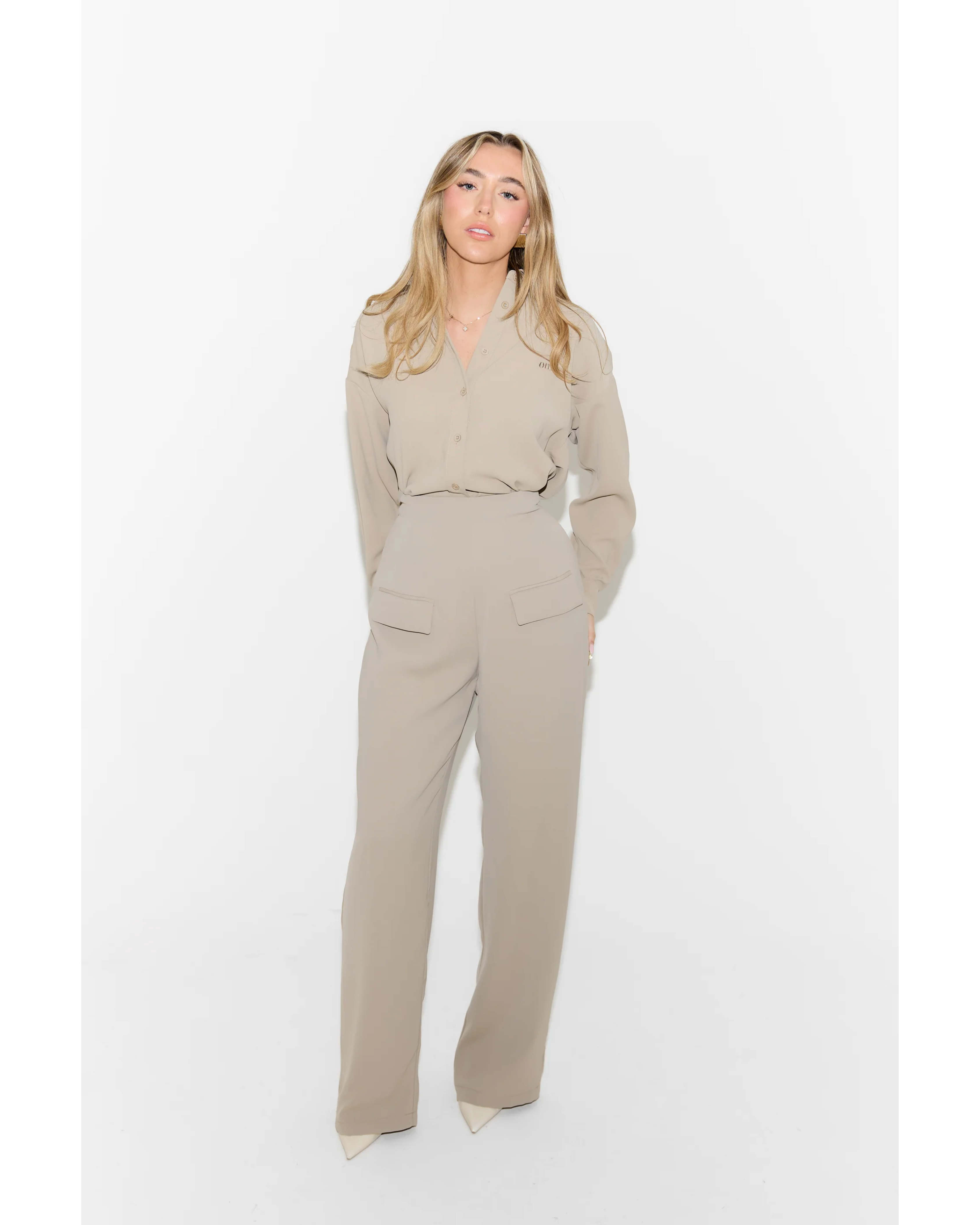 The Ultimate Muse Wide Leg Trousers - Endless - UAE Rental and Resale for Women's Fashion
