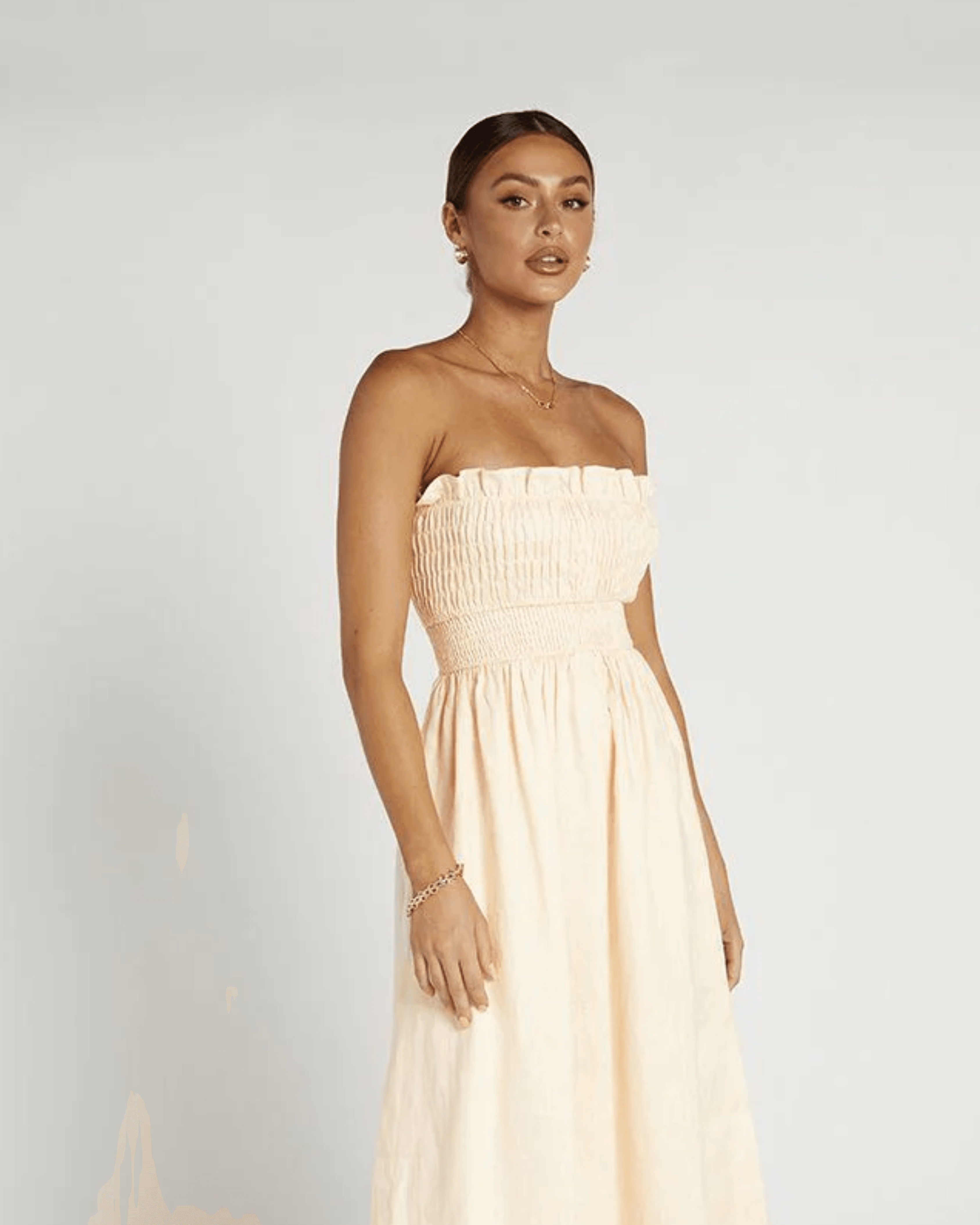 Thea Shirred Linen Midi Dress - Endless - UAE Rental and Resale for Women's Fashion