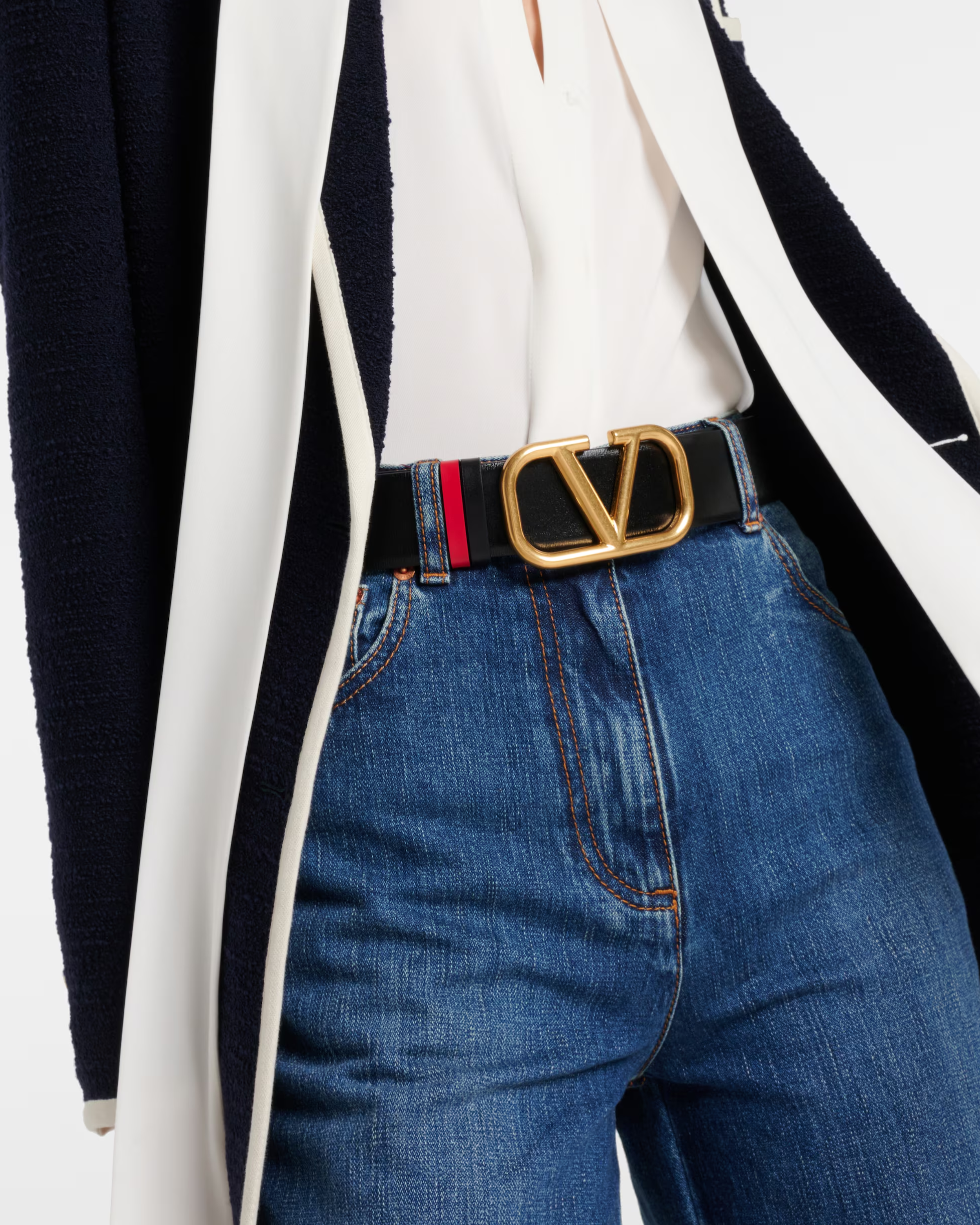 VLogo Signature Reversible Leather Belt - Endless - UAE Rental and Resale for Women's Fashion
