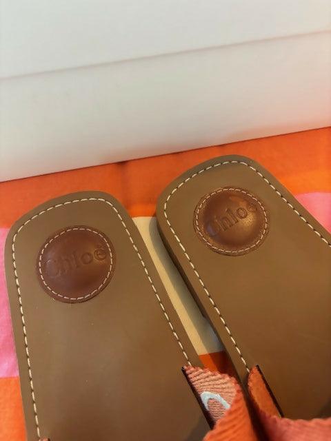 Woody Flat Sandals - Endless - UAE Rental and Resale for Women's Fashion