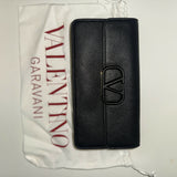 Black leather VLOGO chain wallet with gold hardware — Valentino | Endless UAE
