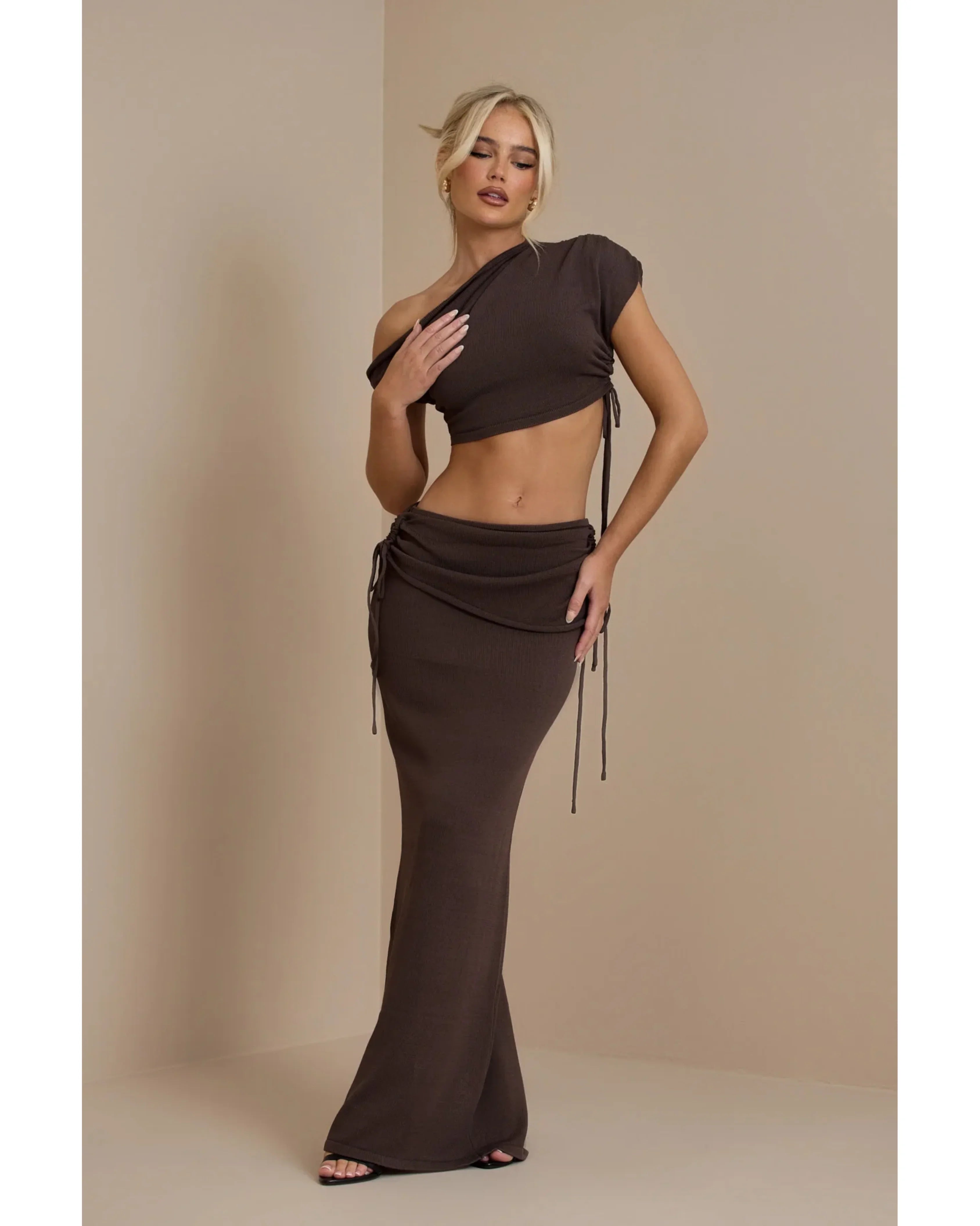 Yris Knitted Co-ord Set - Endless - UAE Rental and Resale for Women's Fashion