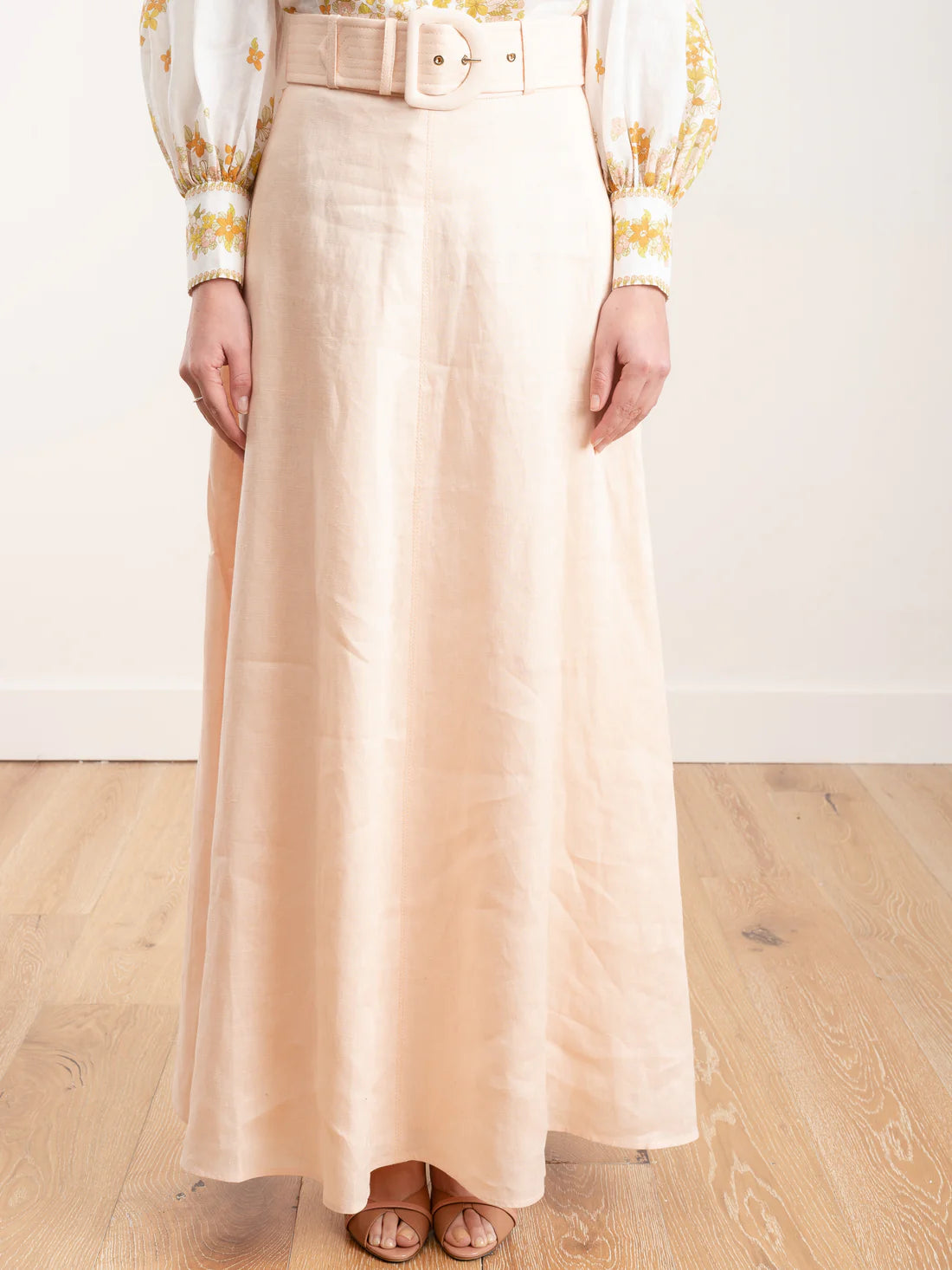 Super Eight Linen Skirt in cream, paired with patterned blouse — Zimmermann | Endless UAE