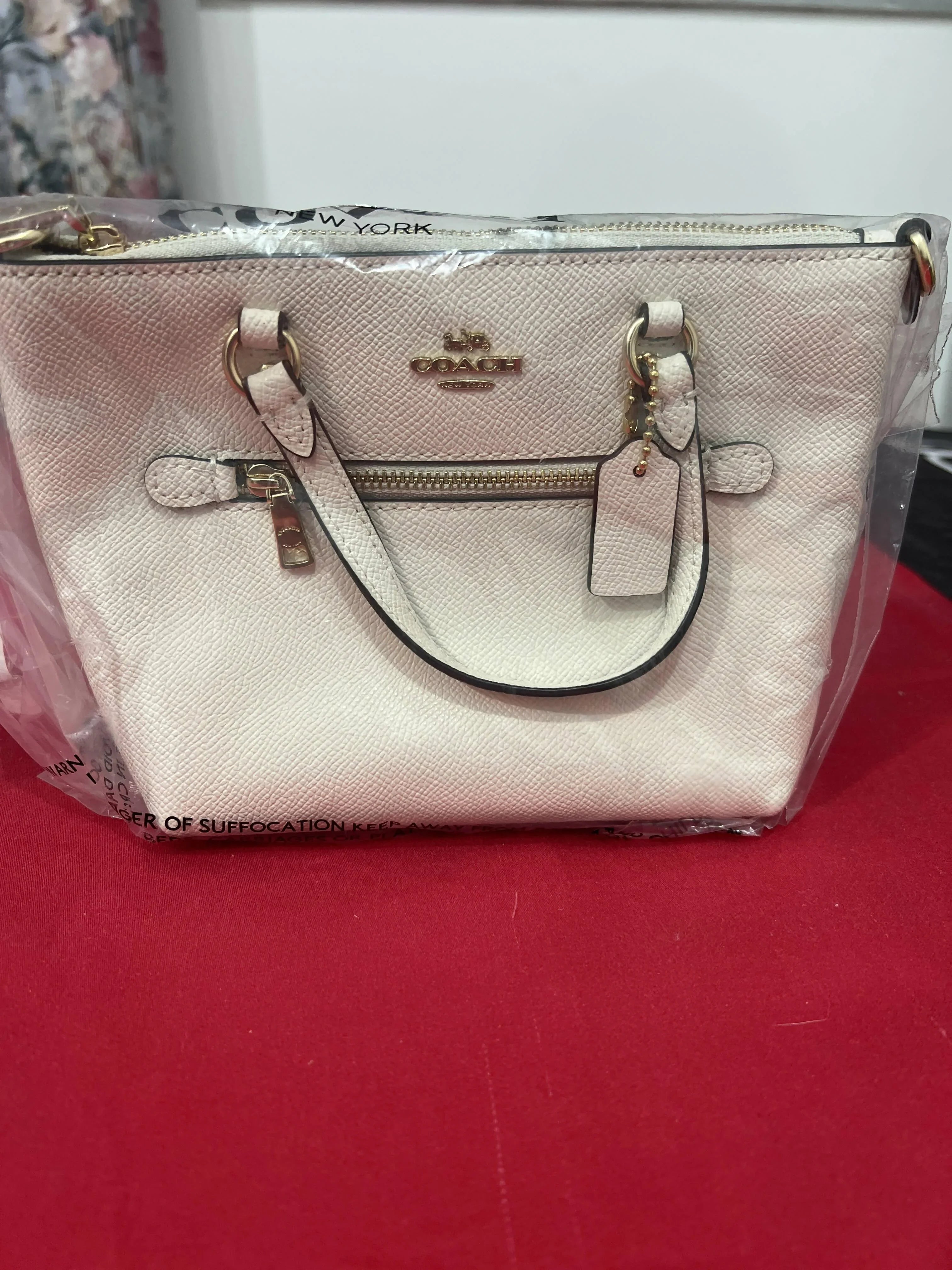 Coach Mini Gallery Handbag - Endless - UAE Rental and Resale for Women's Fashion