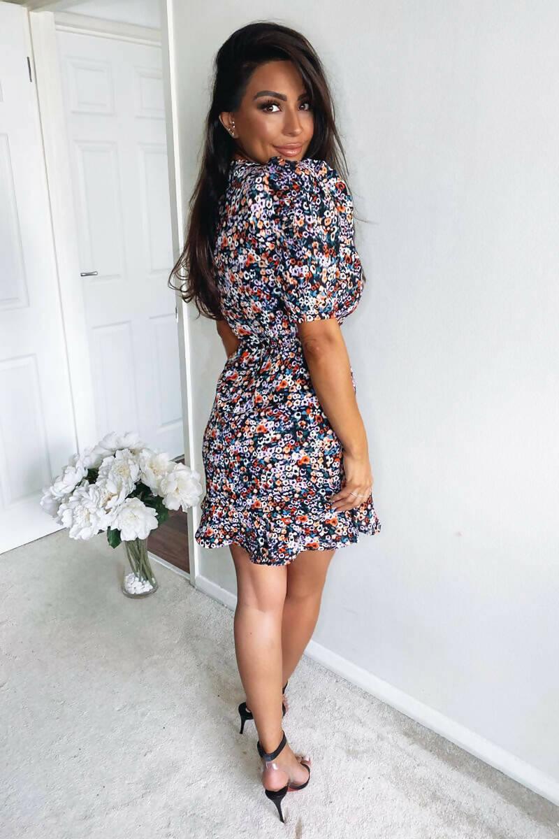 Ditsy Print Pleated Sleeve Dress - Endless - UAE Rental and Resale for Women's Fashion