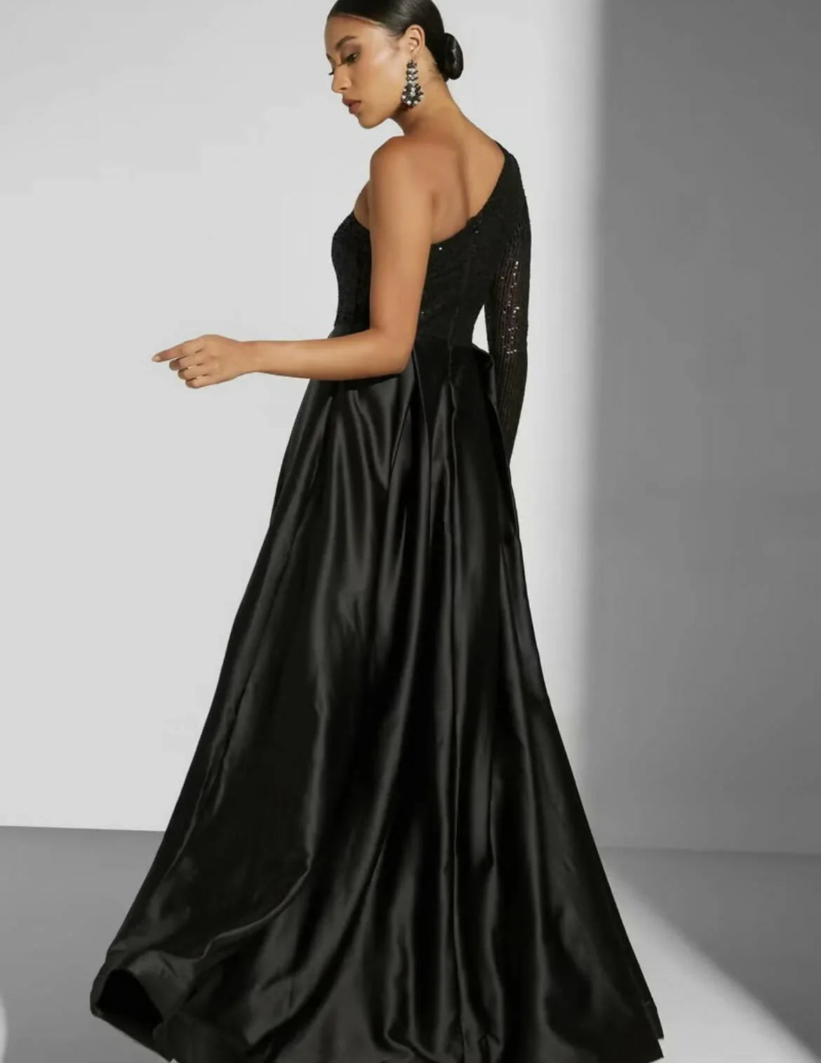 Evening Gown - Endless - UAE Rental and Resale for Women's Fashion