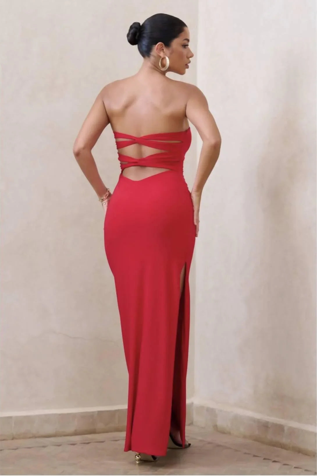 Manon Red Sweetheart Bandeau Maxi Dress - Endless - UAE Rental and Resale for Women's Fashion