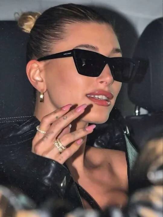 Mica Sunglasses in Black - Endless - UAE Rental and Resale for Women's Fashion
