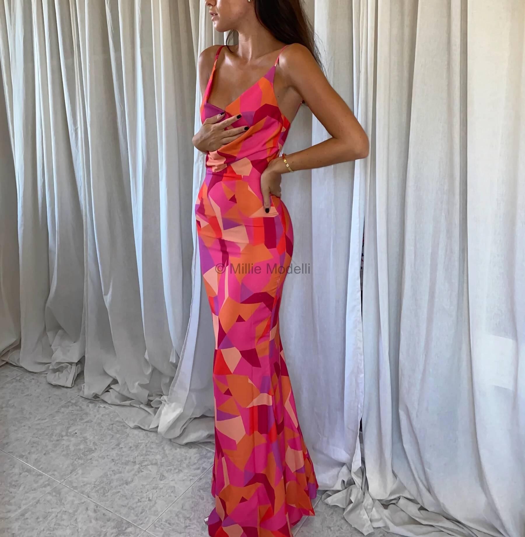 Picasso Printed Maxi Dress & Headscarf - Endless - UAE Rental and Resale for Women's Fashion