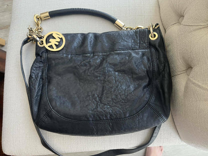 Sling Back Handbag in Black - Endless